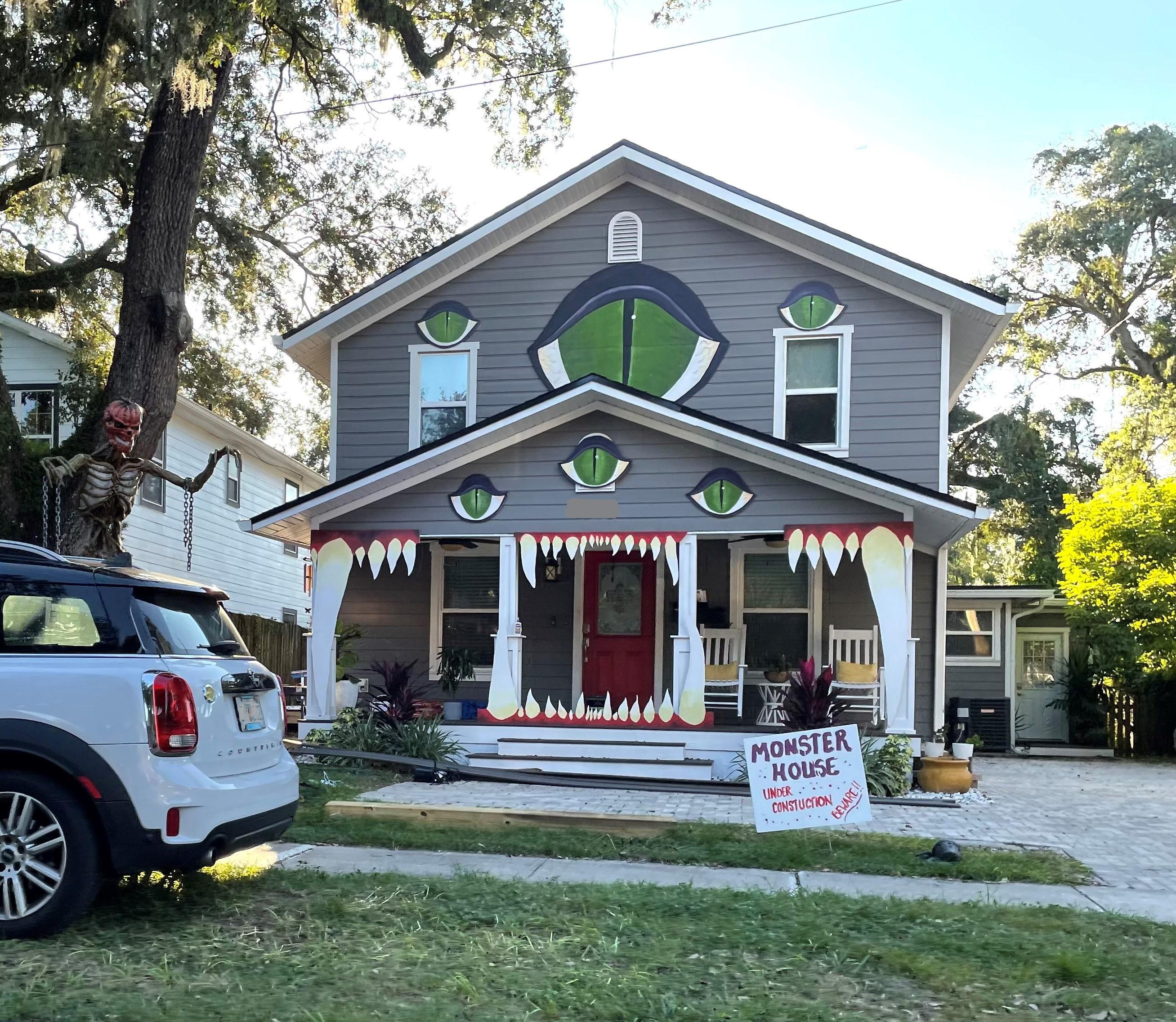 The coolest Halloween decorations. r/orlando