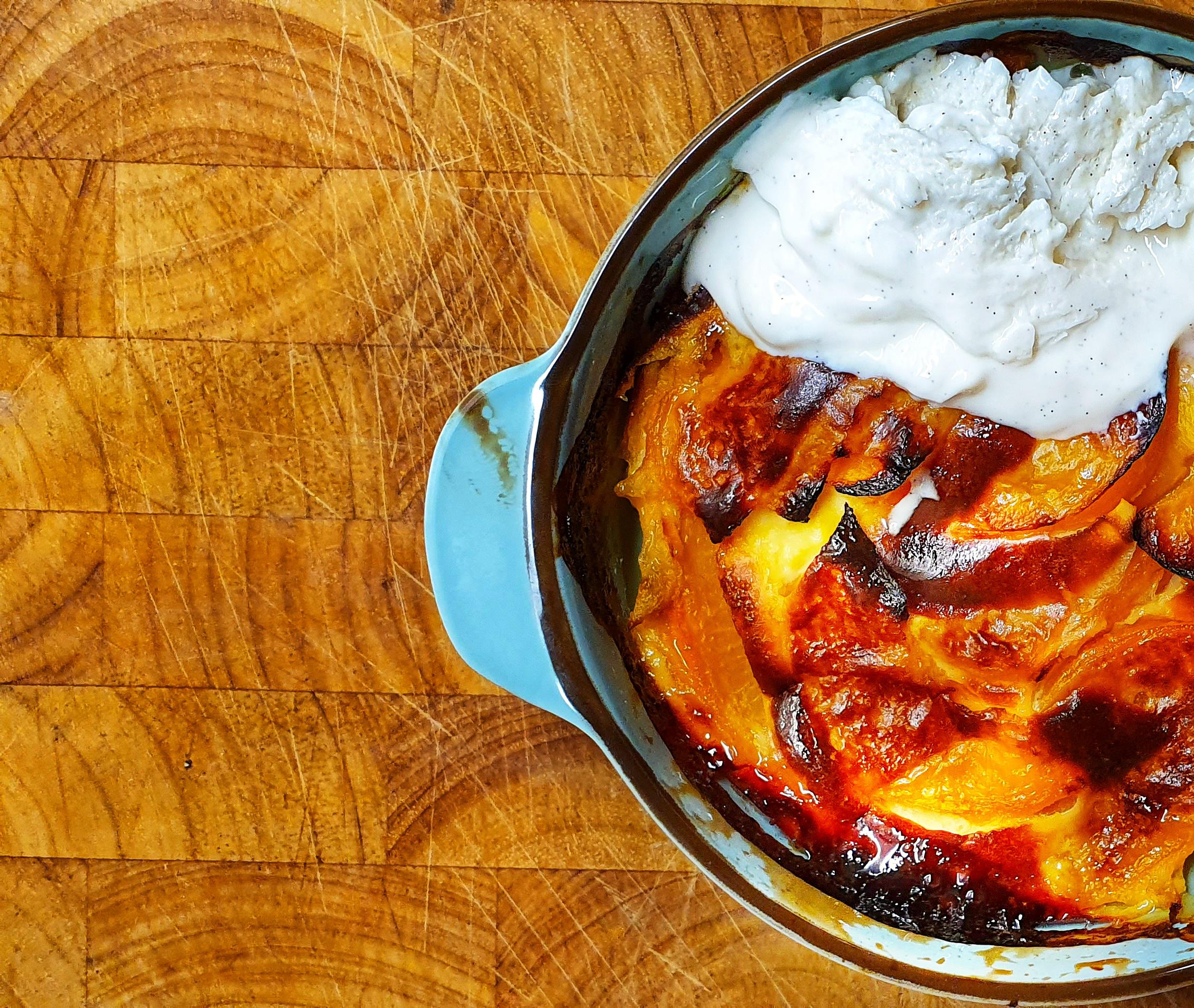 Baked Peaches & Vanilla Ice Cream (0 syns) r/SlimmingWorld