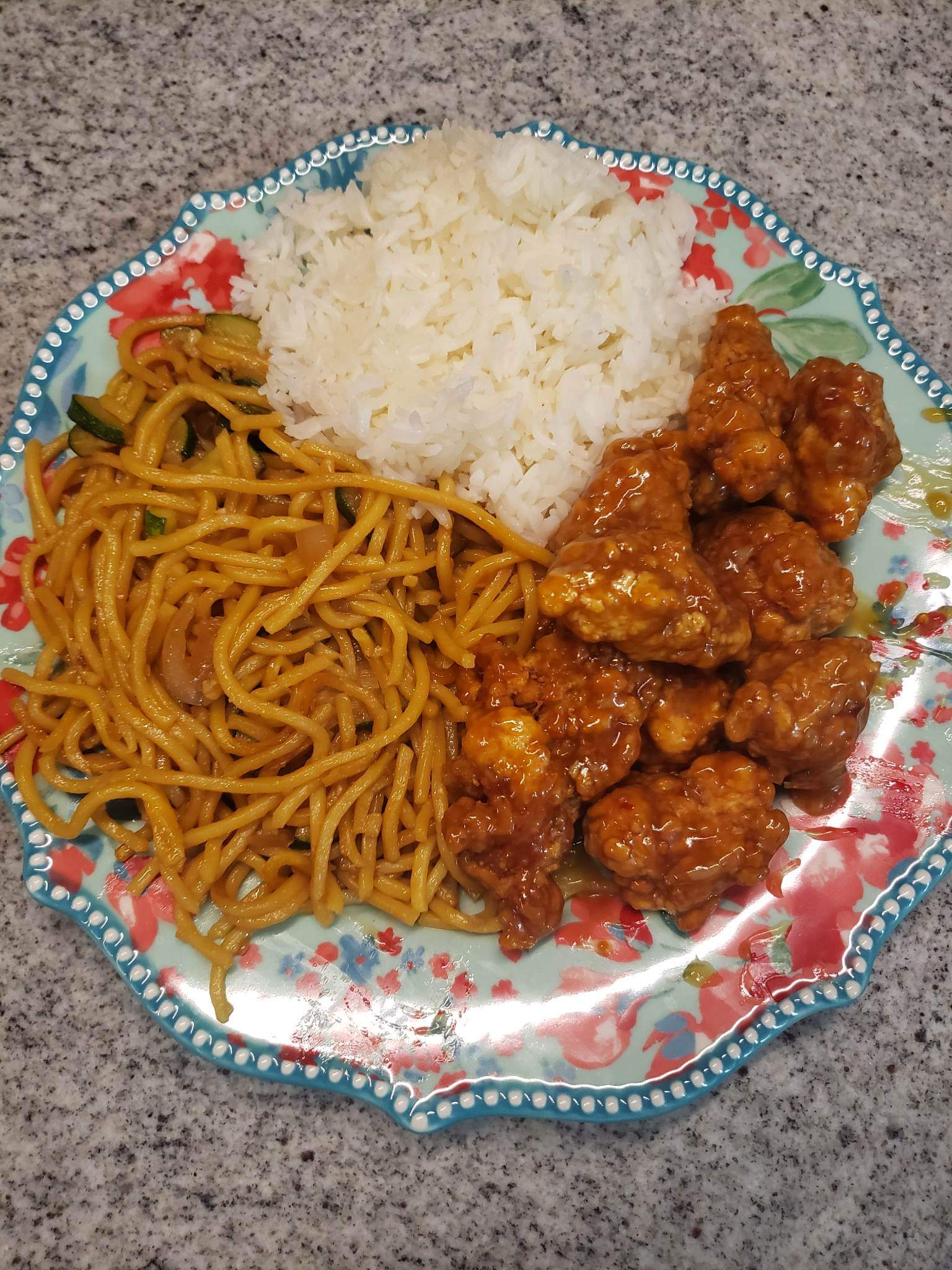 [Homemade] Orange Chicken and Lo Mein r/food