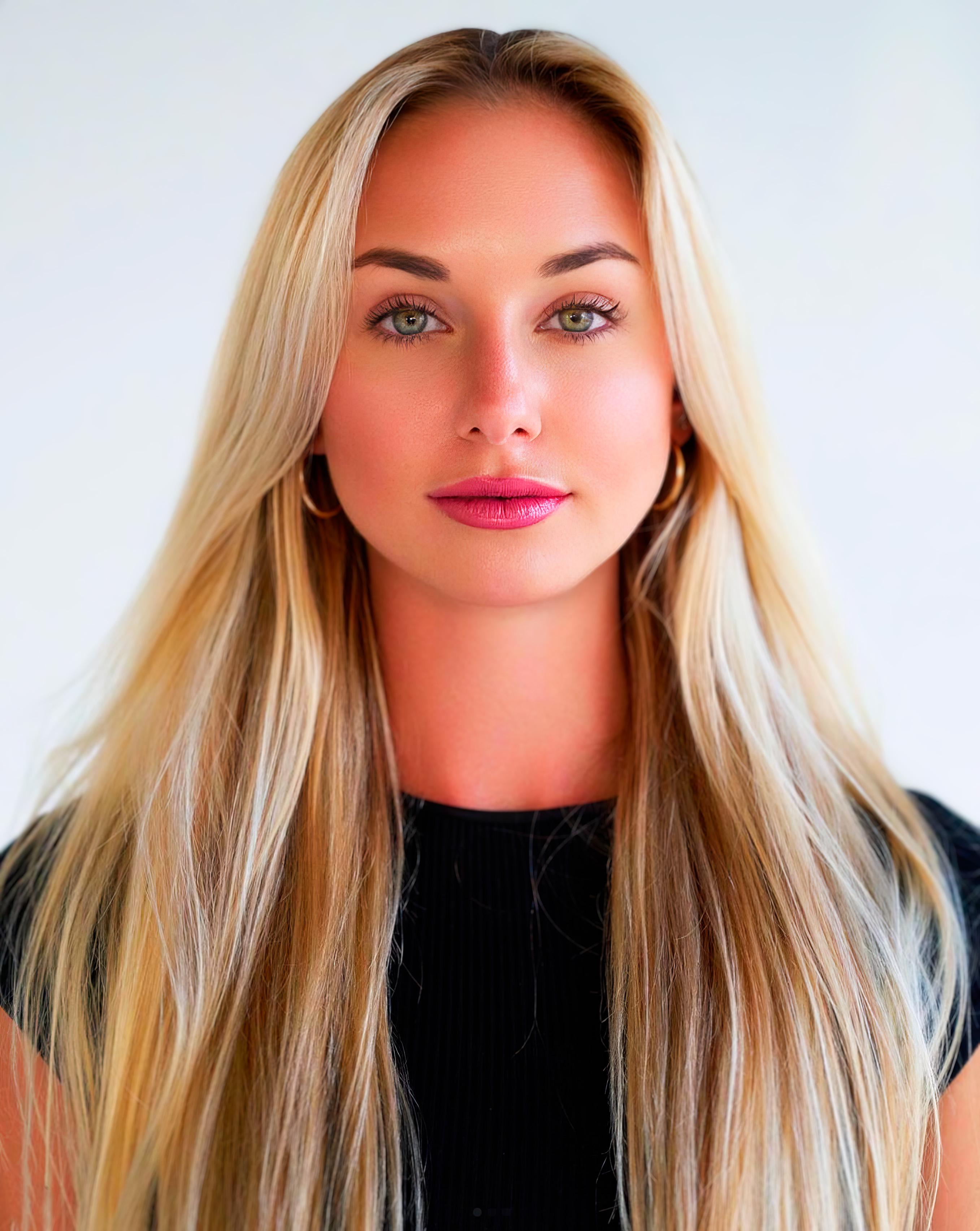 Taylor Gallo : PrettyGirls