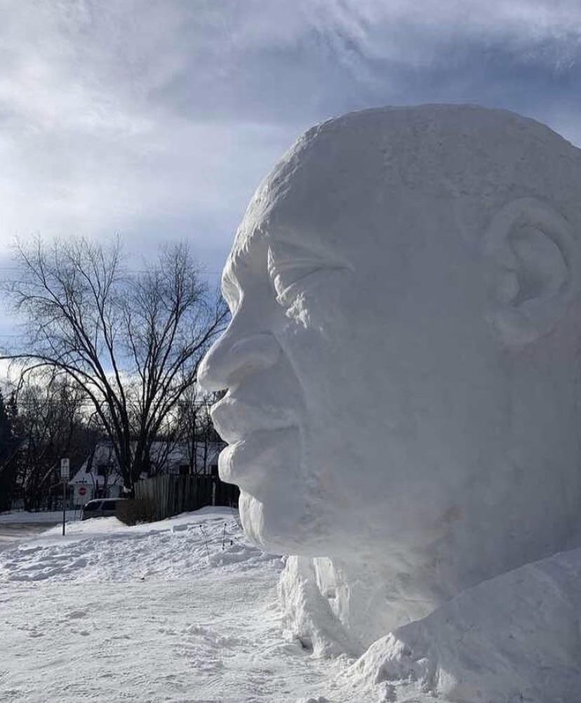 Quebec artist pays tribute to Floyd with giant snow sculpture