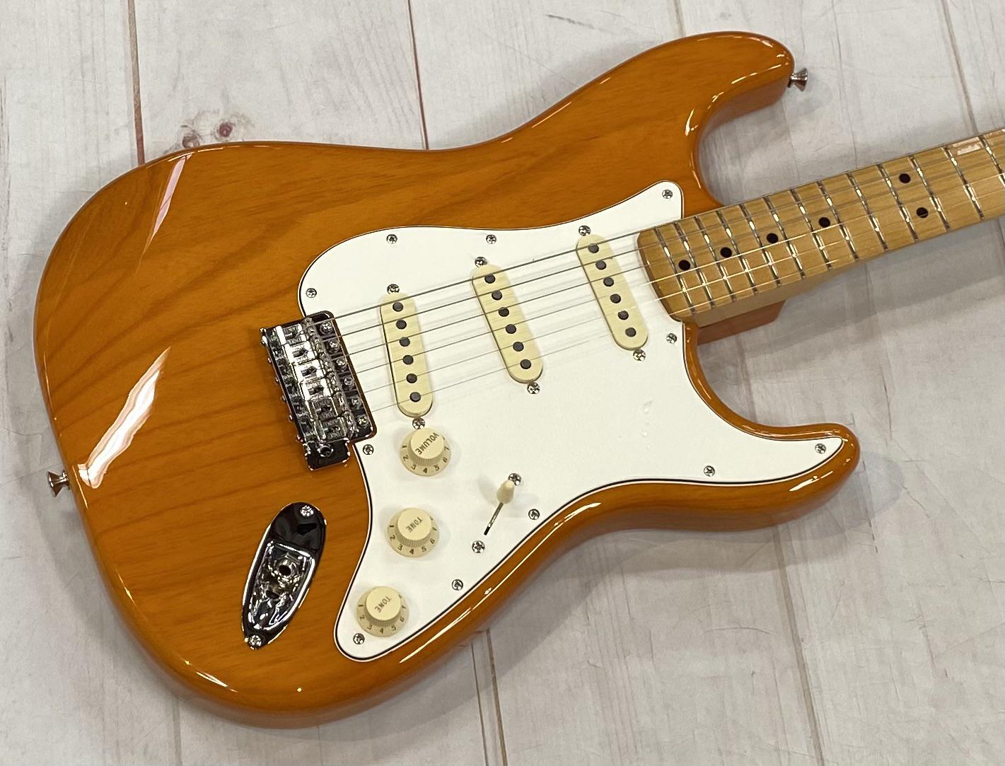 Beautiful slab of wood used on this Fender Vintera 70’s Stratocaster in