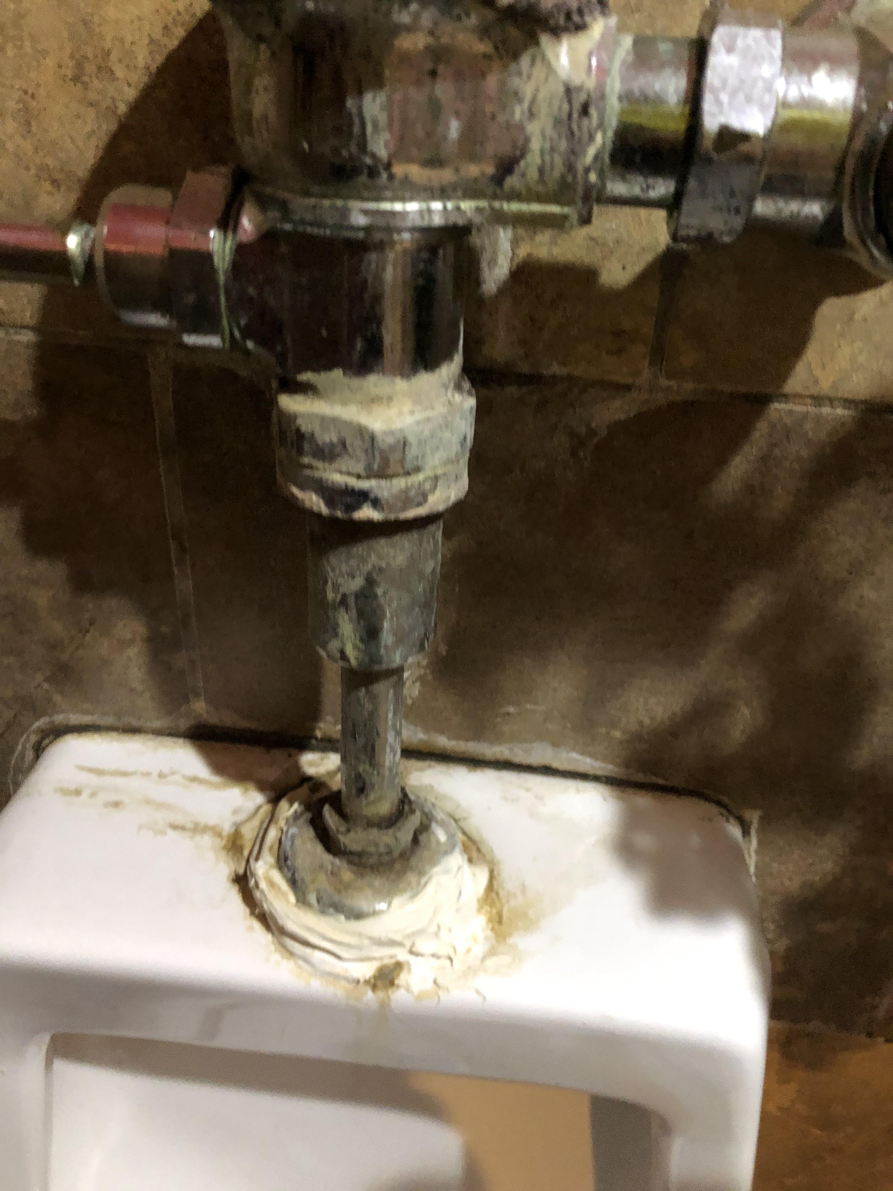 Stopped the urinal from leaking boss... r/Plumbing