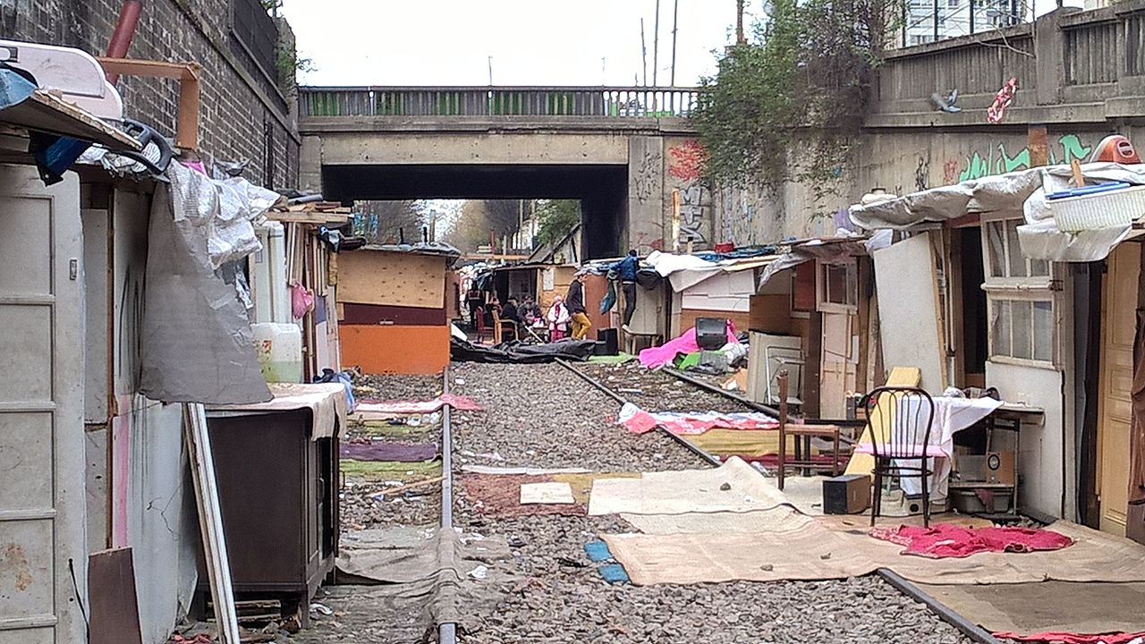 Slum in paris r/UrbanHell
