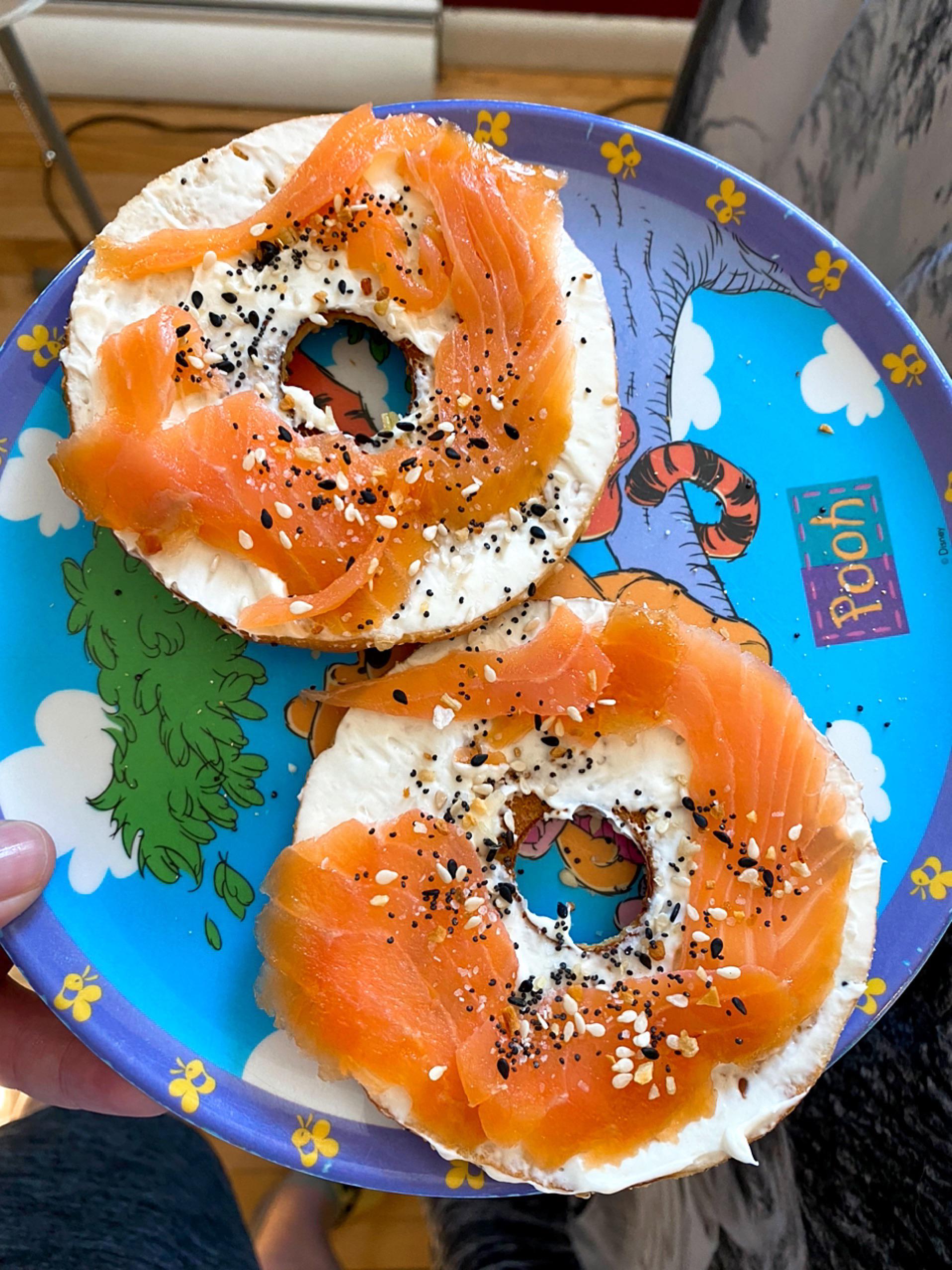 Smoked salmon & cream cheese bagel for 220 calories! Info in comments