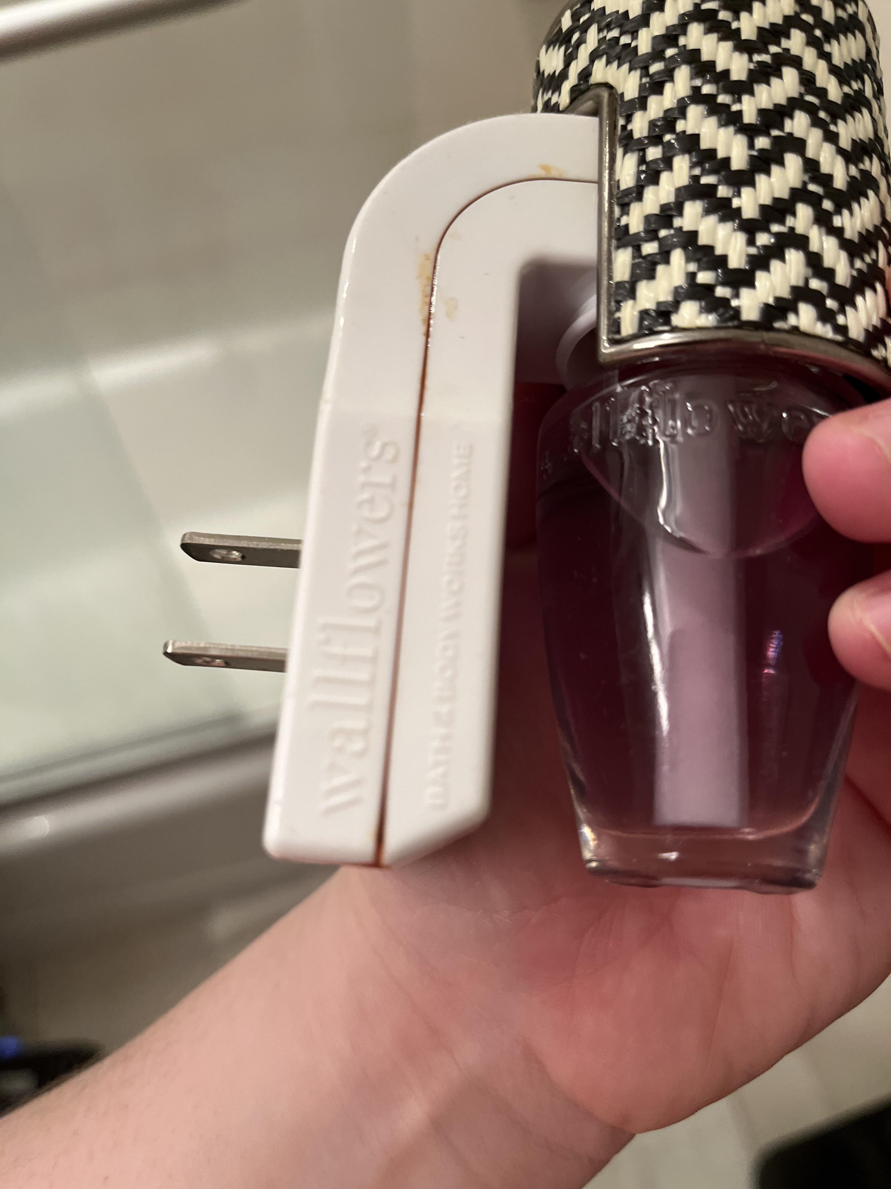 Has anyone had this issue with their wallflower? just noticed it looks like it’s “leaking” down