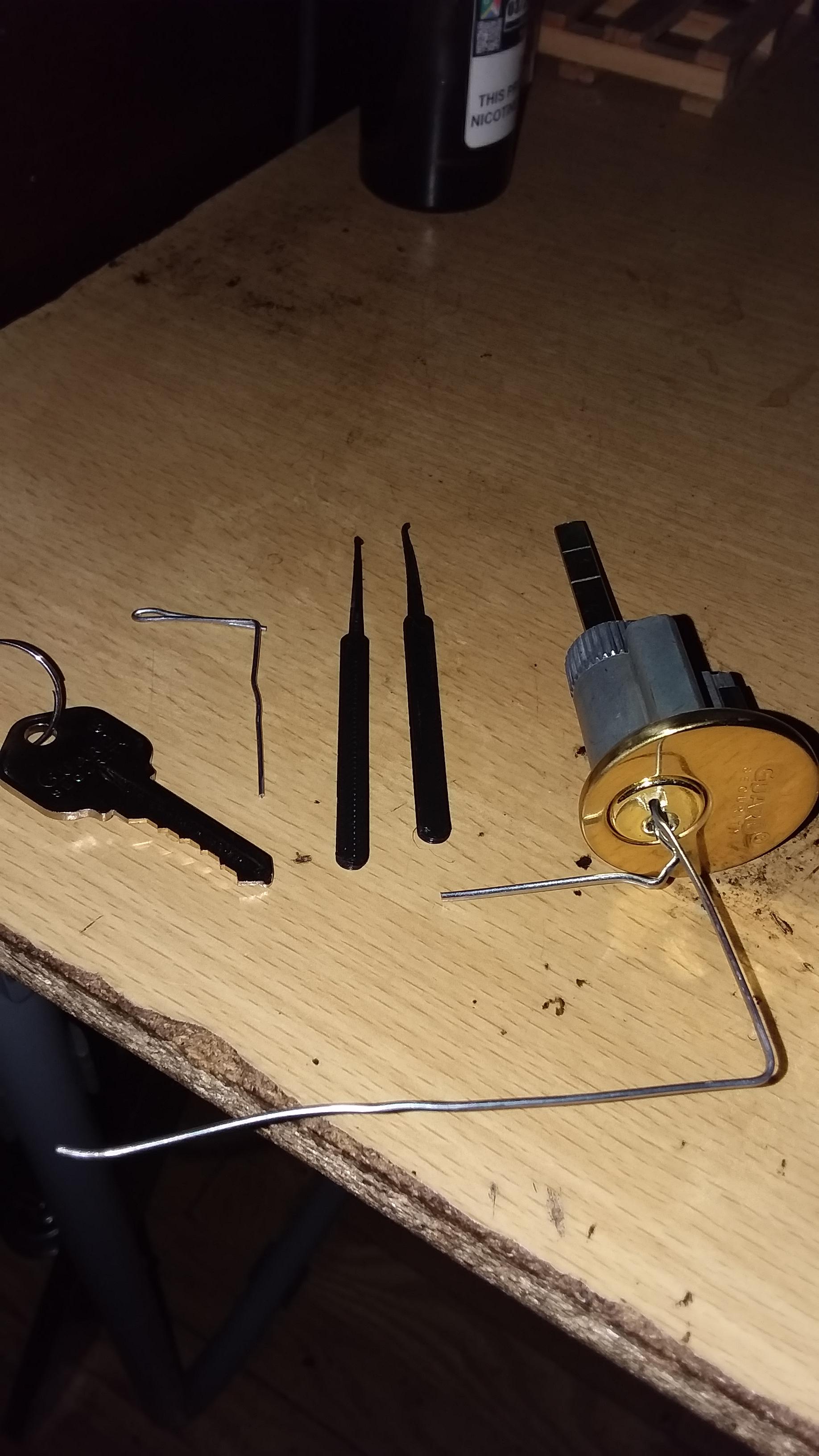 First pick. Garbage lock : r/lockpicking