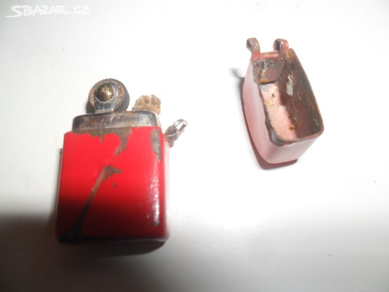 Anyone knows what kind off lighter it is and if its worth anything? r