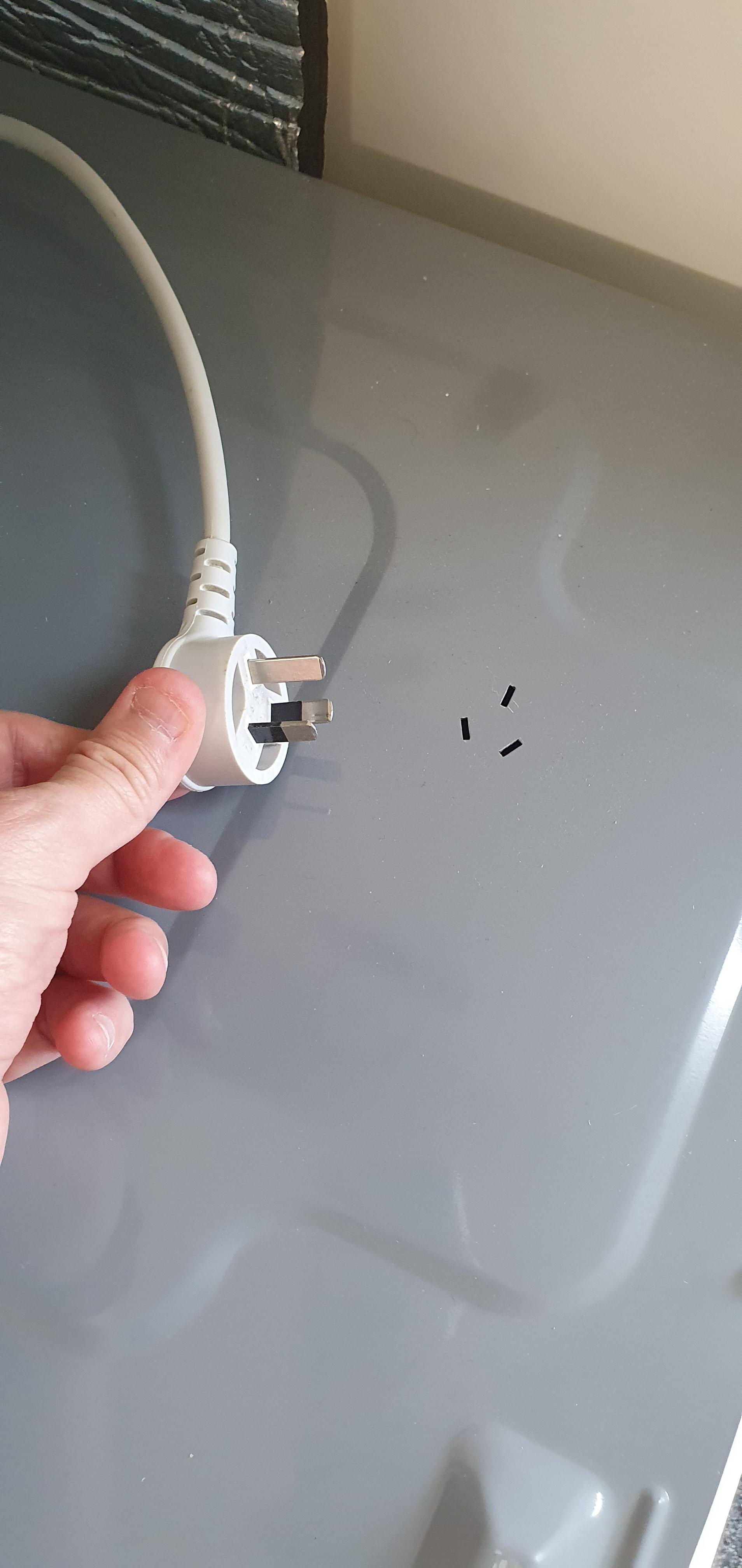 This clothes dryer has a plug holder for the powrr cord so it doesnt