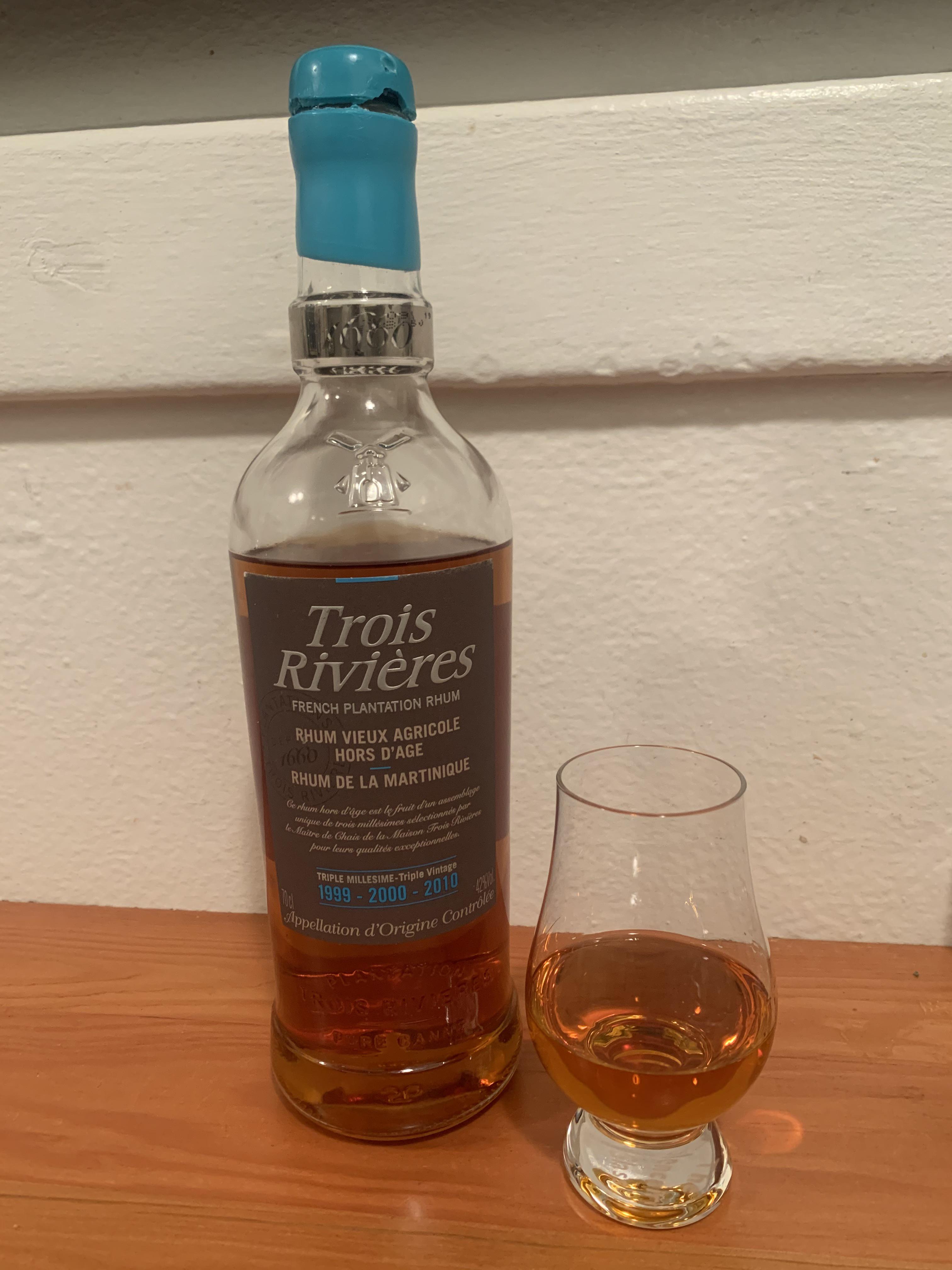 R(h)um review 1 Trois Rivières Hors d’Age Triple Vintage r/rum