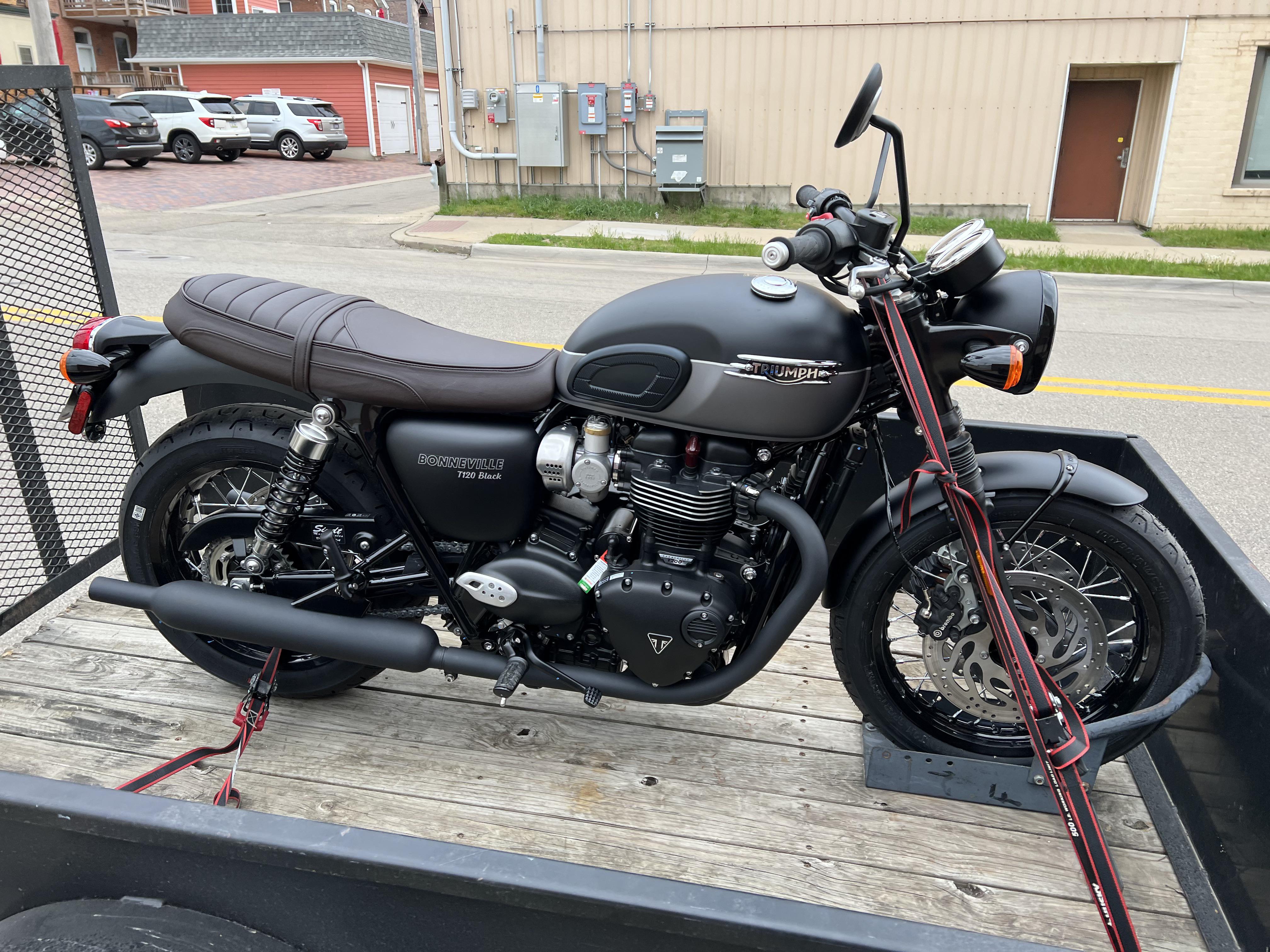 22 Triumph Bonneville T120 saddle bags? I just got my bike today and