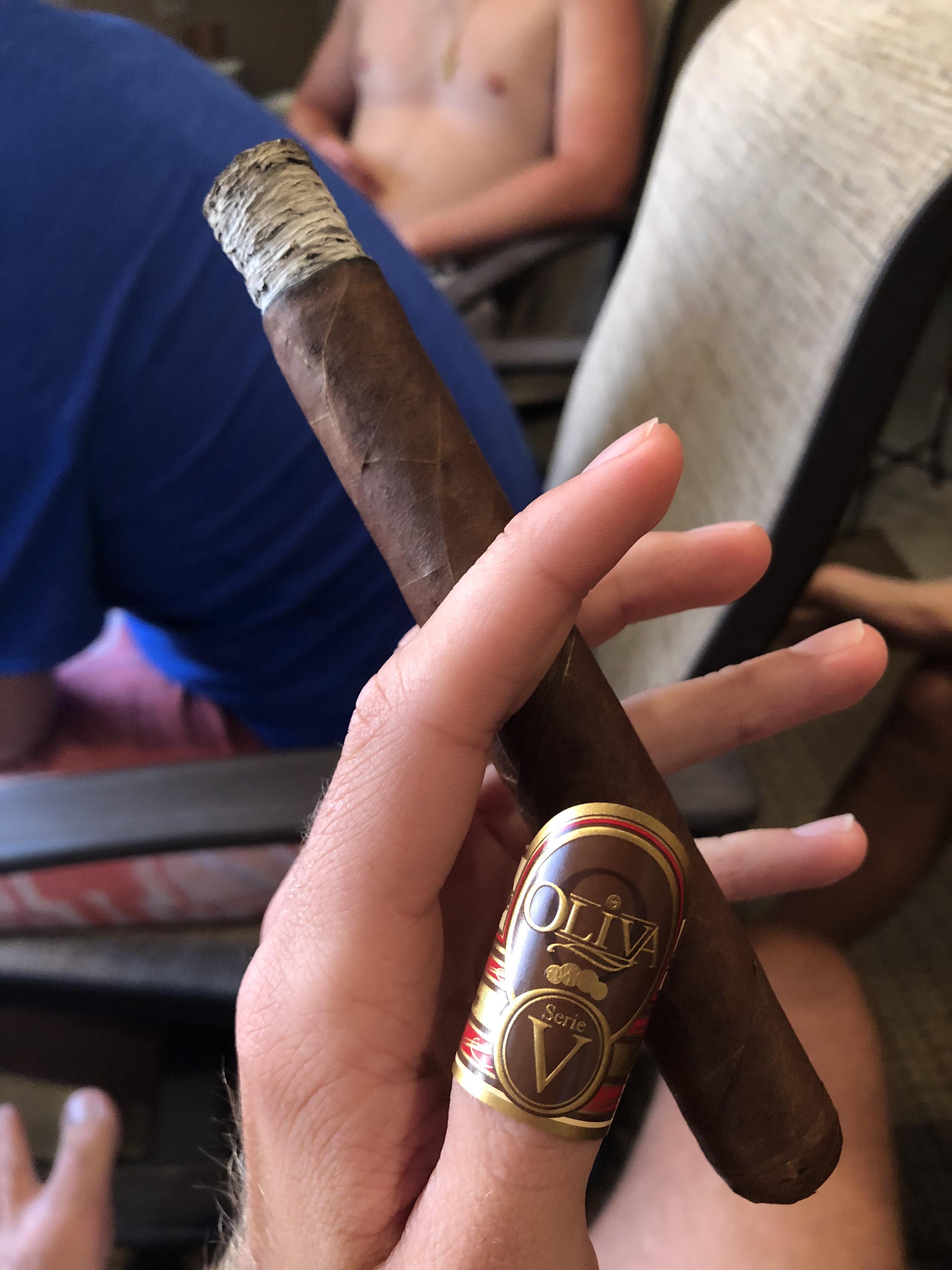 Trying this cigar for the first time. Like it so far. Thoughts? r/cigars