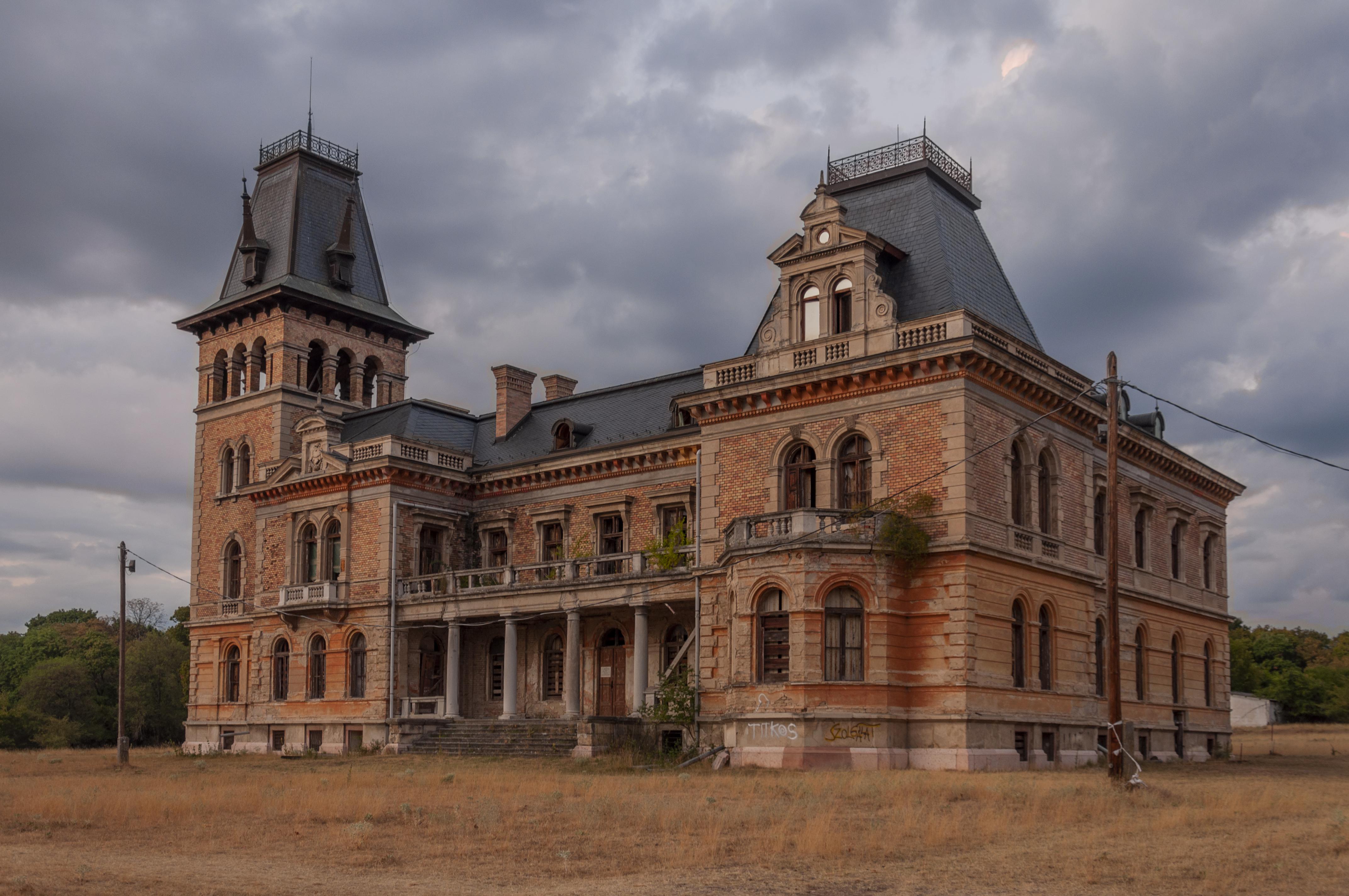 It is The Addams Family House? r/adventures