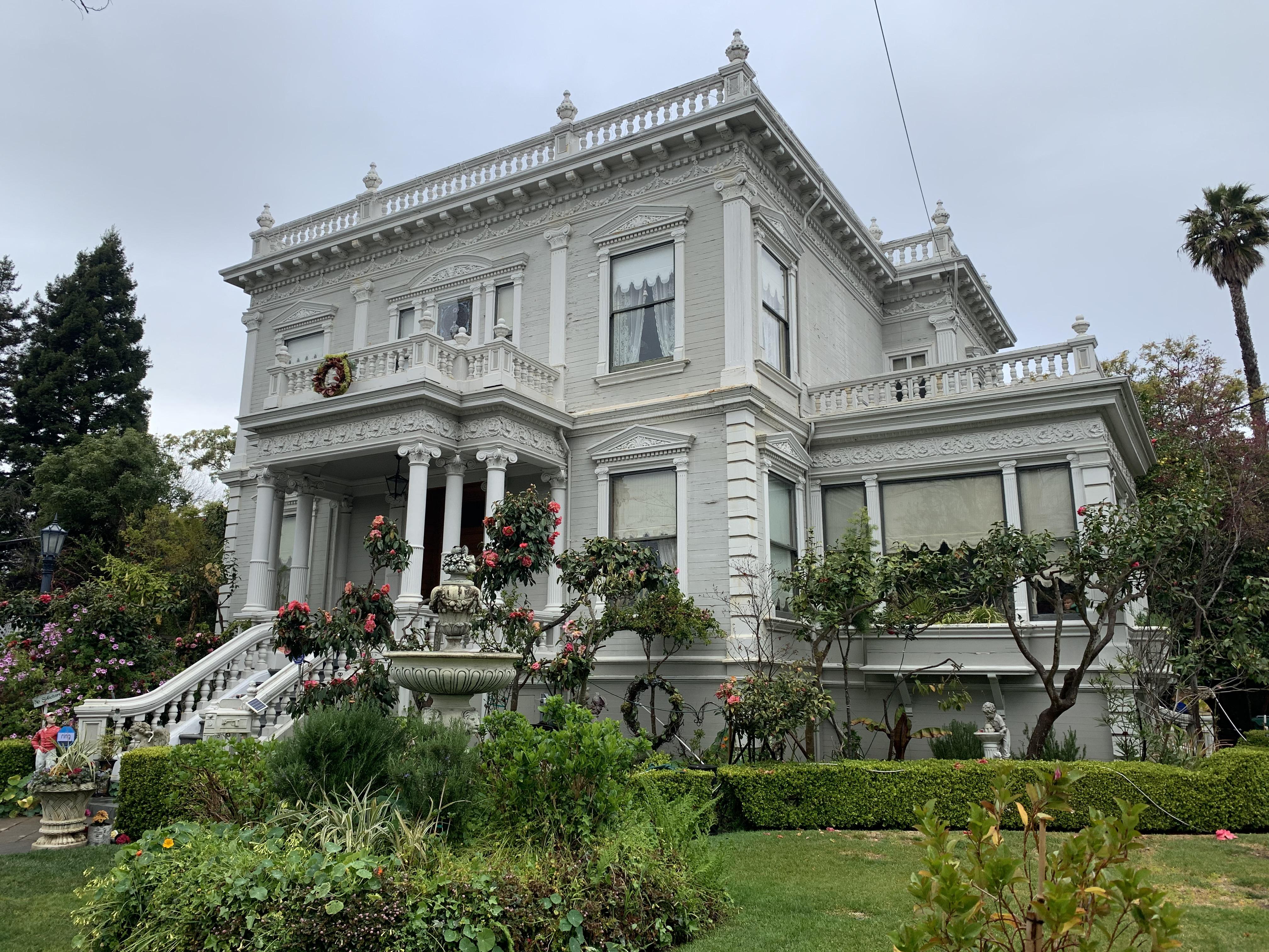 Alameda “island” near Oakland. There’s a surprise in the bottom right