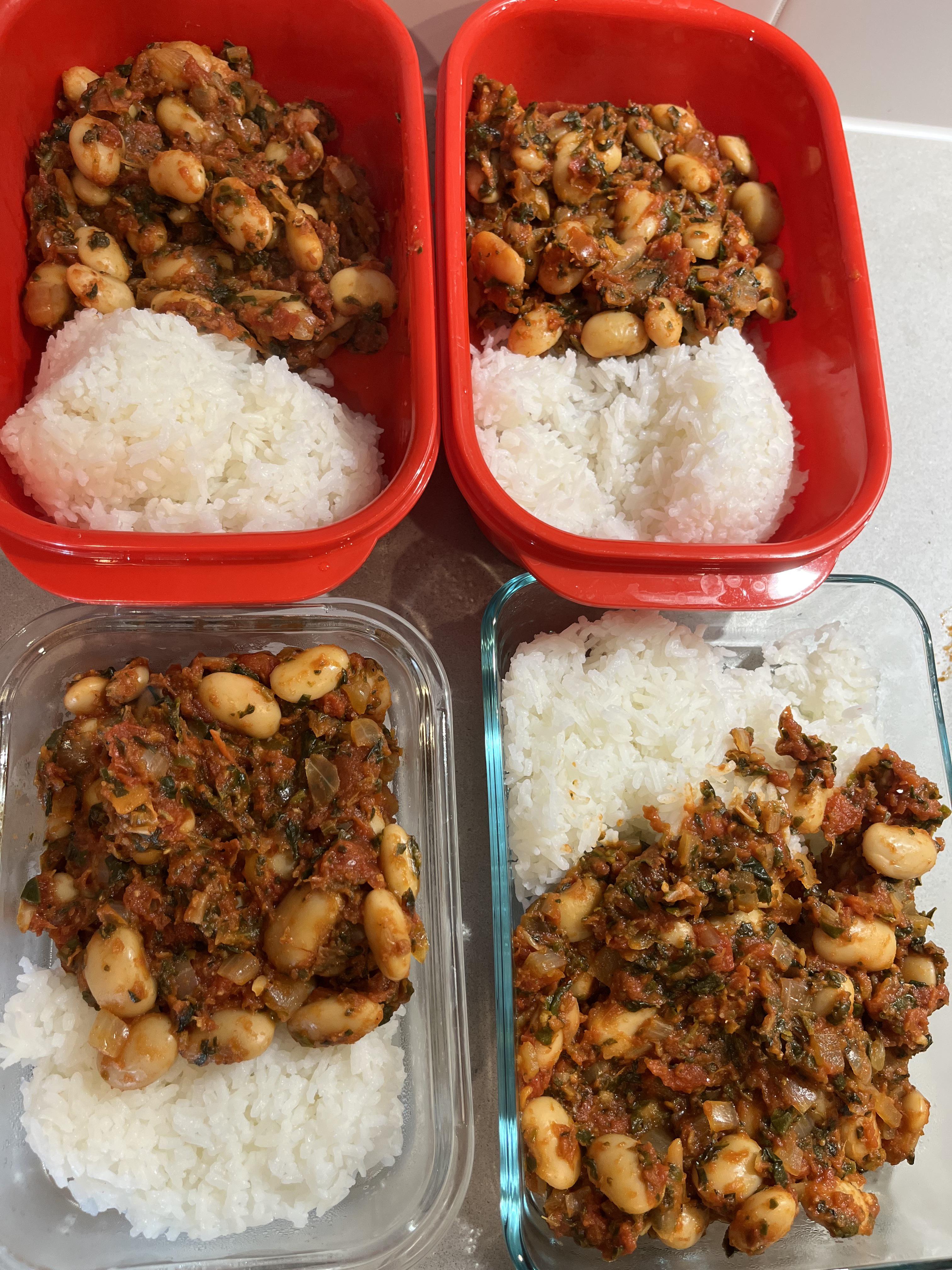 meal prep this week, spanish beans & white rice. 329 cals per serve r