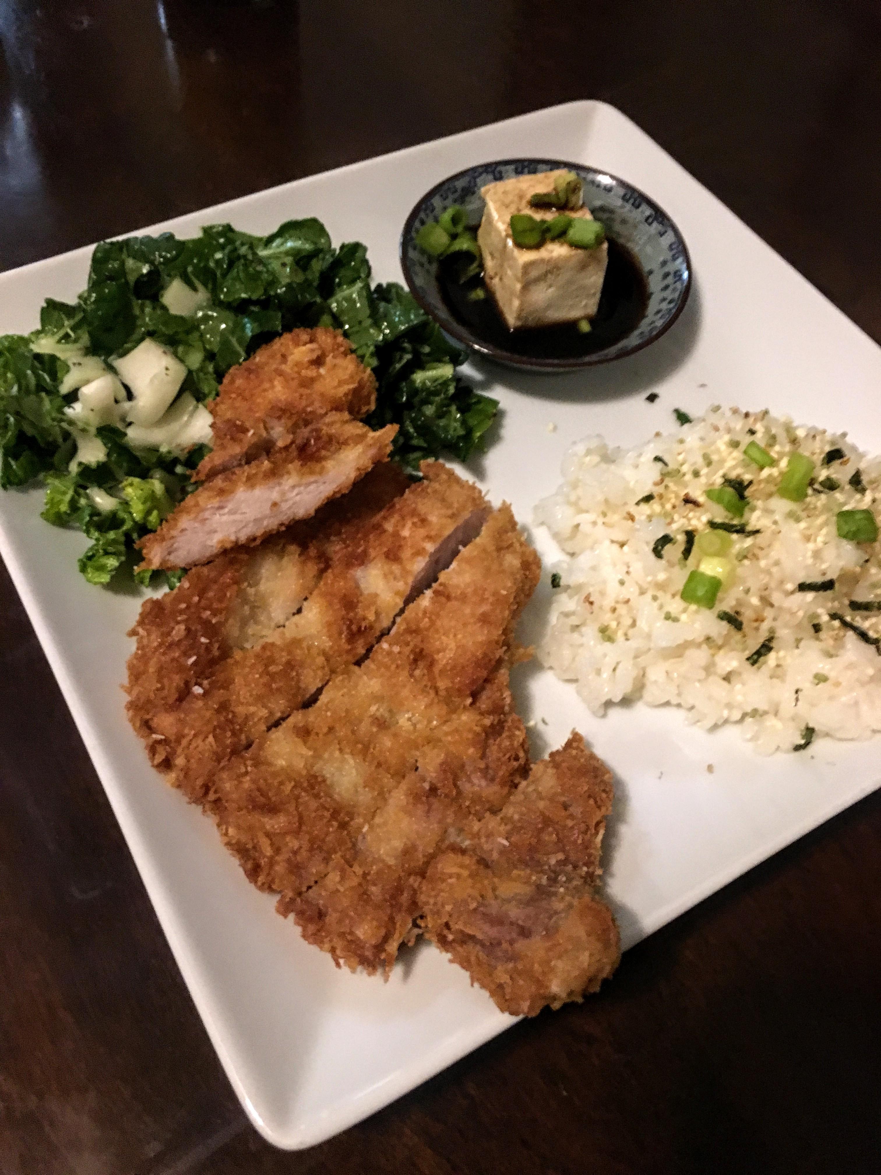 [Homemade] Tonkatsu, bok choy salad, marinated tofu and rice with