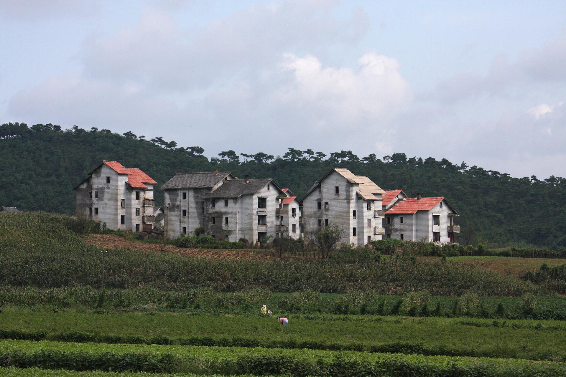 North Korea countryside homes r/UrbanHell