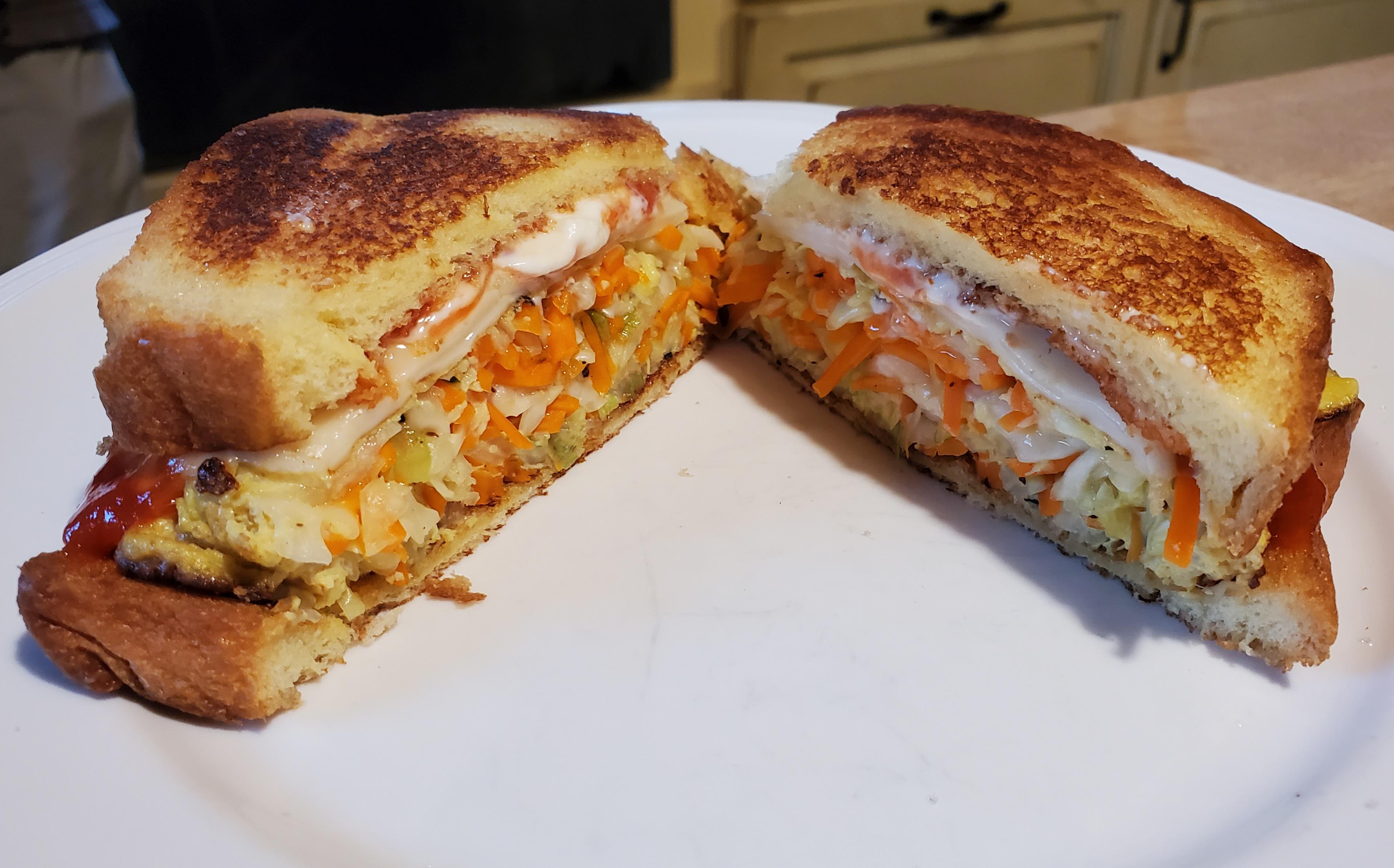 Gilgeori Toast (Korean Street Toast with Cabbage and Egg) r/vegetarian