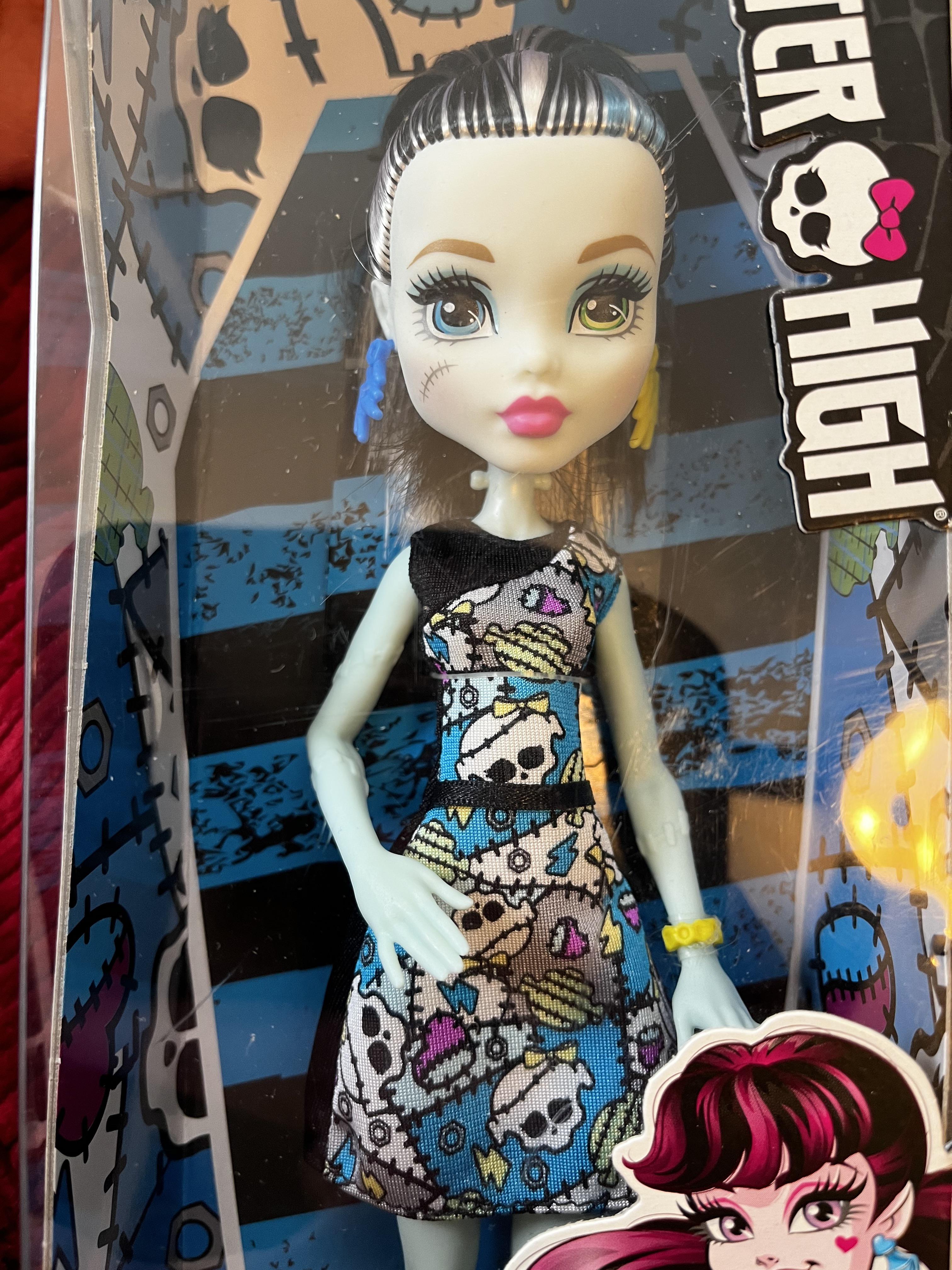 Got my first Monster High doll 😭💕 MonsterHigh