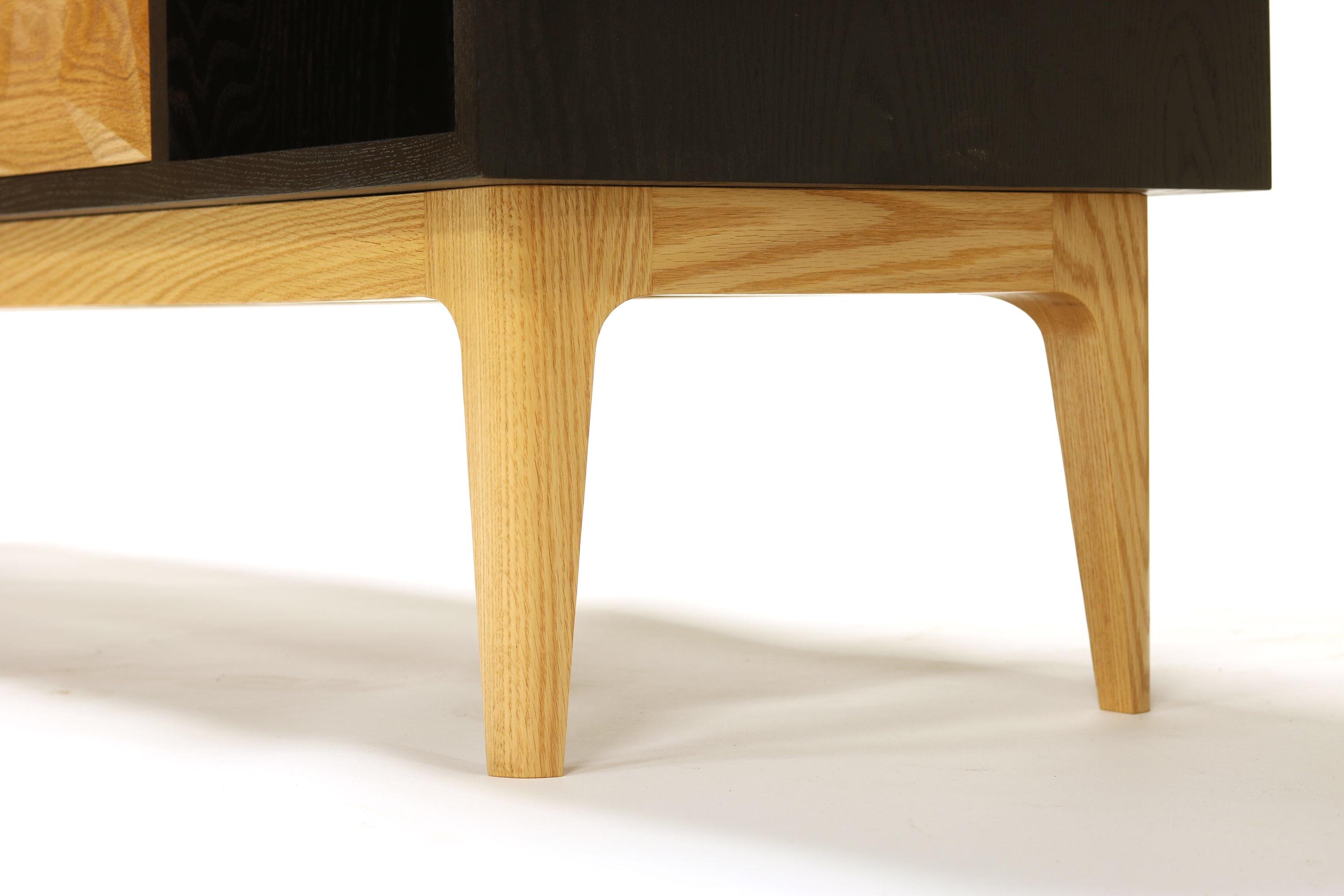 Leg detail on a credenza I just finished! r/woodworking