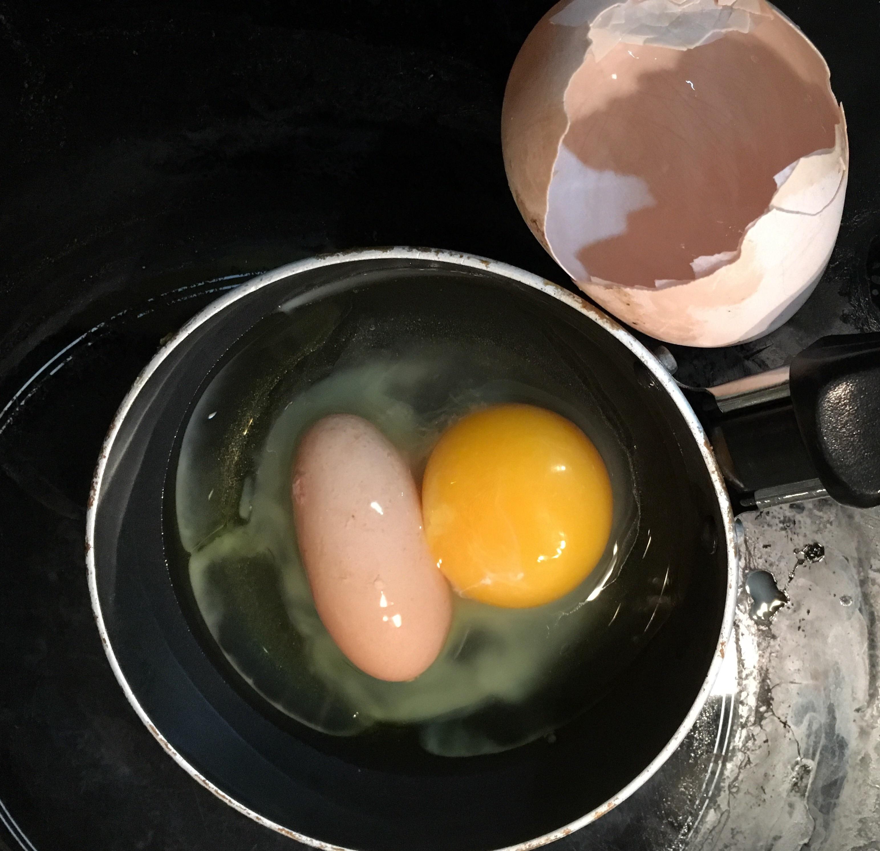 Egg within an egg. r/mildlyinteresting