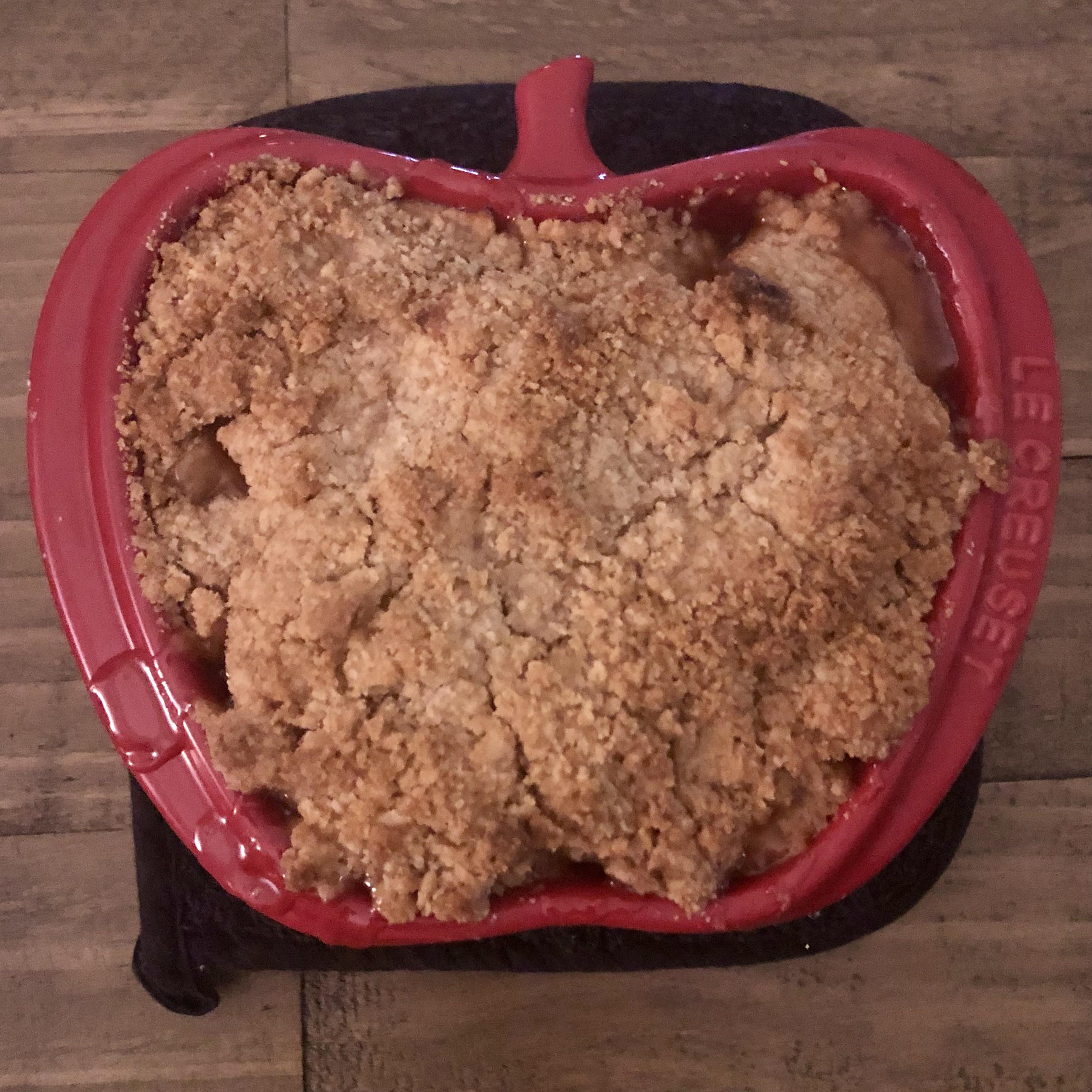 I made apple crumble with fresh farmers market apples in the Le Creuset