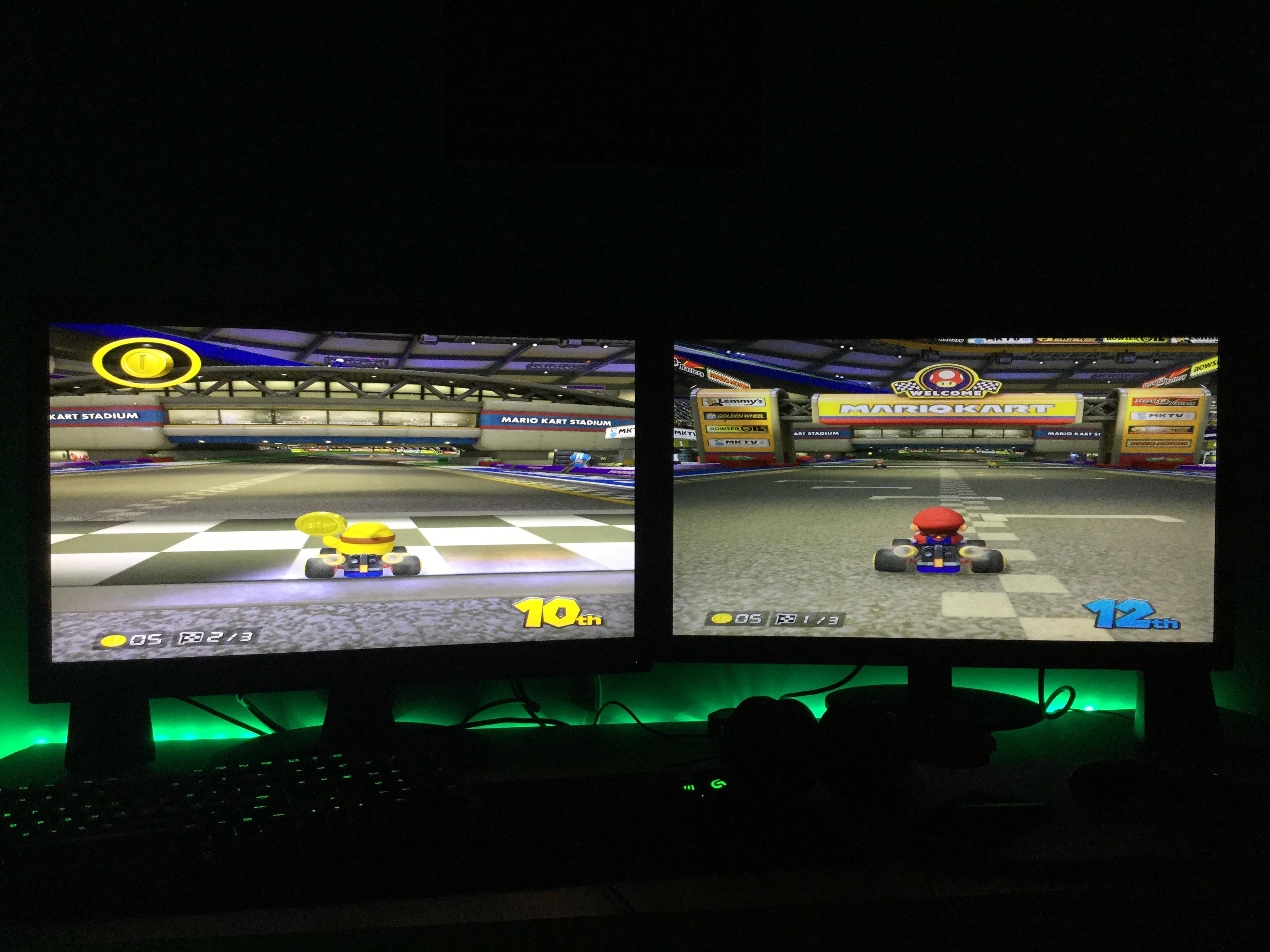 Made a graphic pack to play Mario Kart 8 multiplayer on 2 monitors! r
