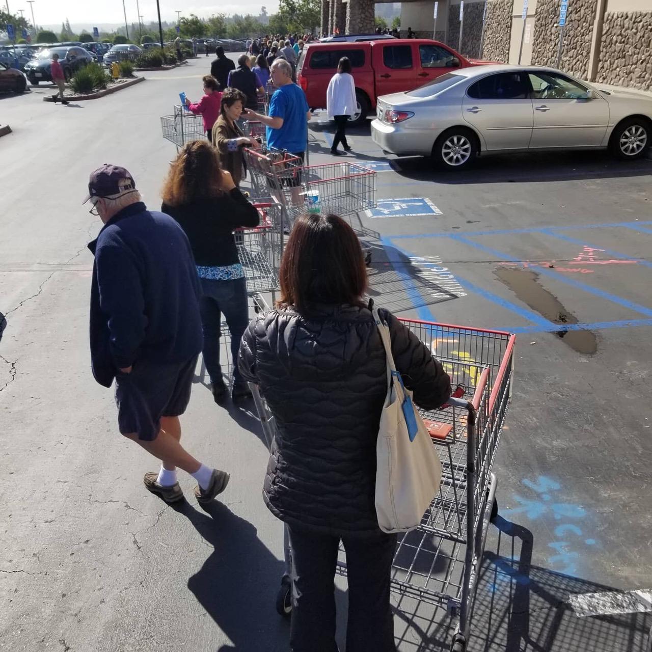 Line to get into the Carmel Mtn Costco r/sandiego