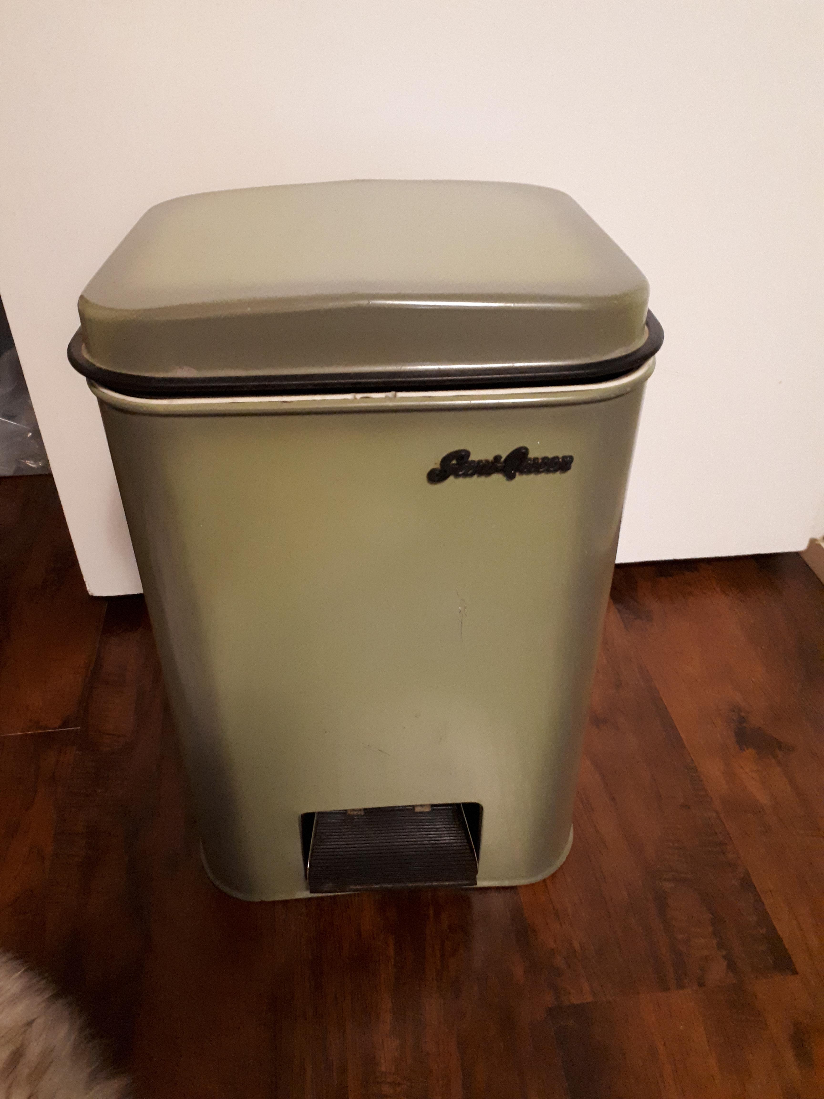 Sani Queen trash can r/vintagekitchentoys