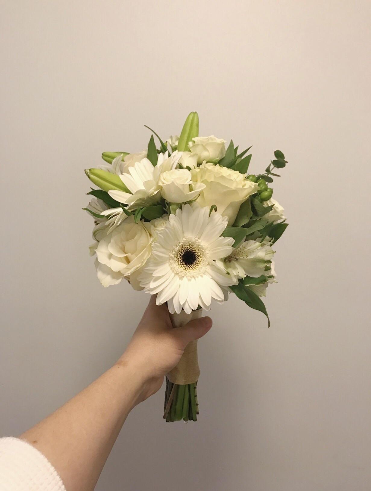 I made my own elopement bouquet! r/weddingplanning