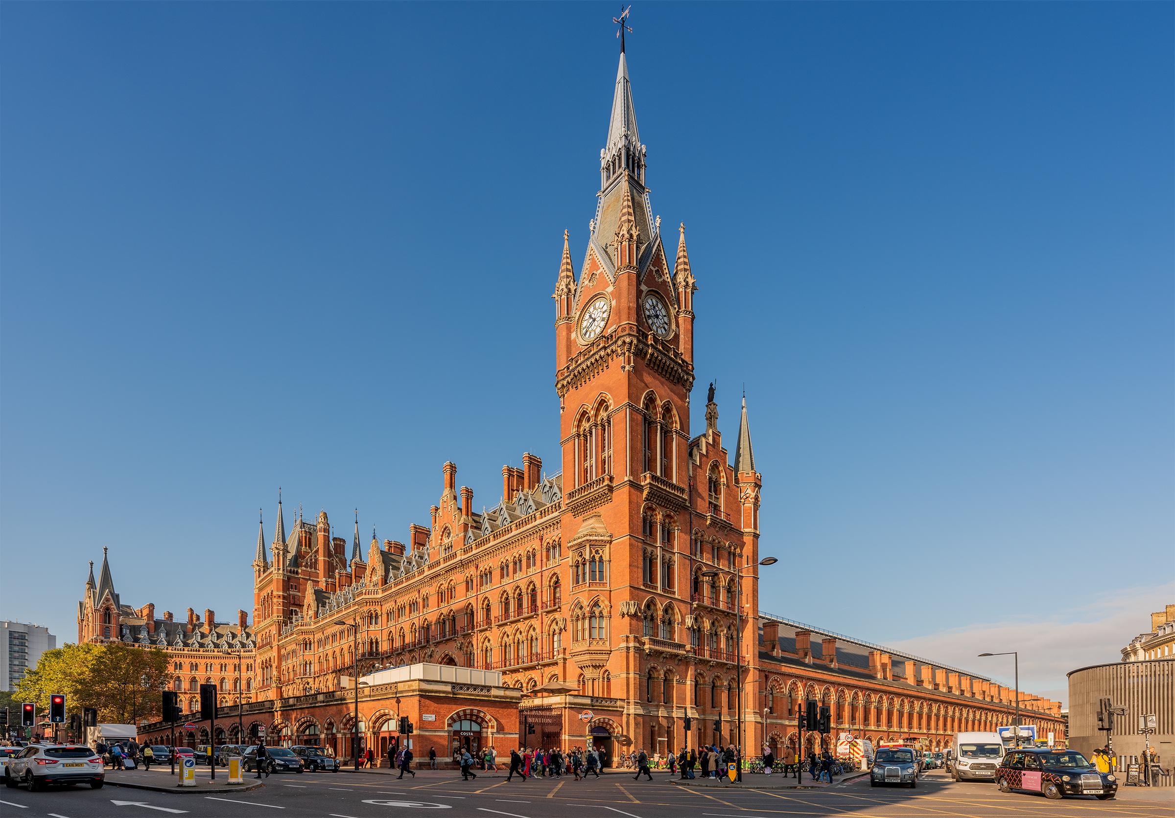 St. Pancras Station, London r/ArchitecturalRevival