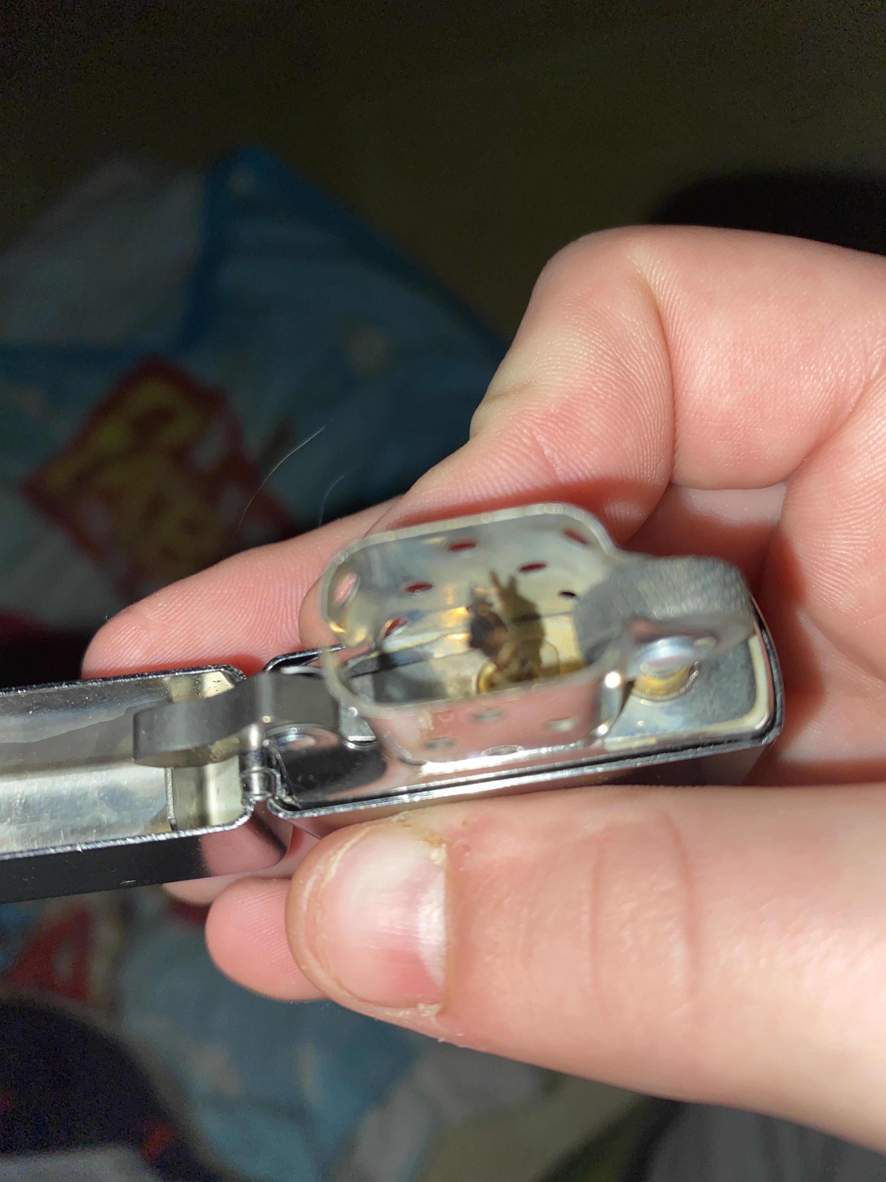 Is my wick supposed to be black? r/Zippo