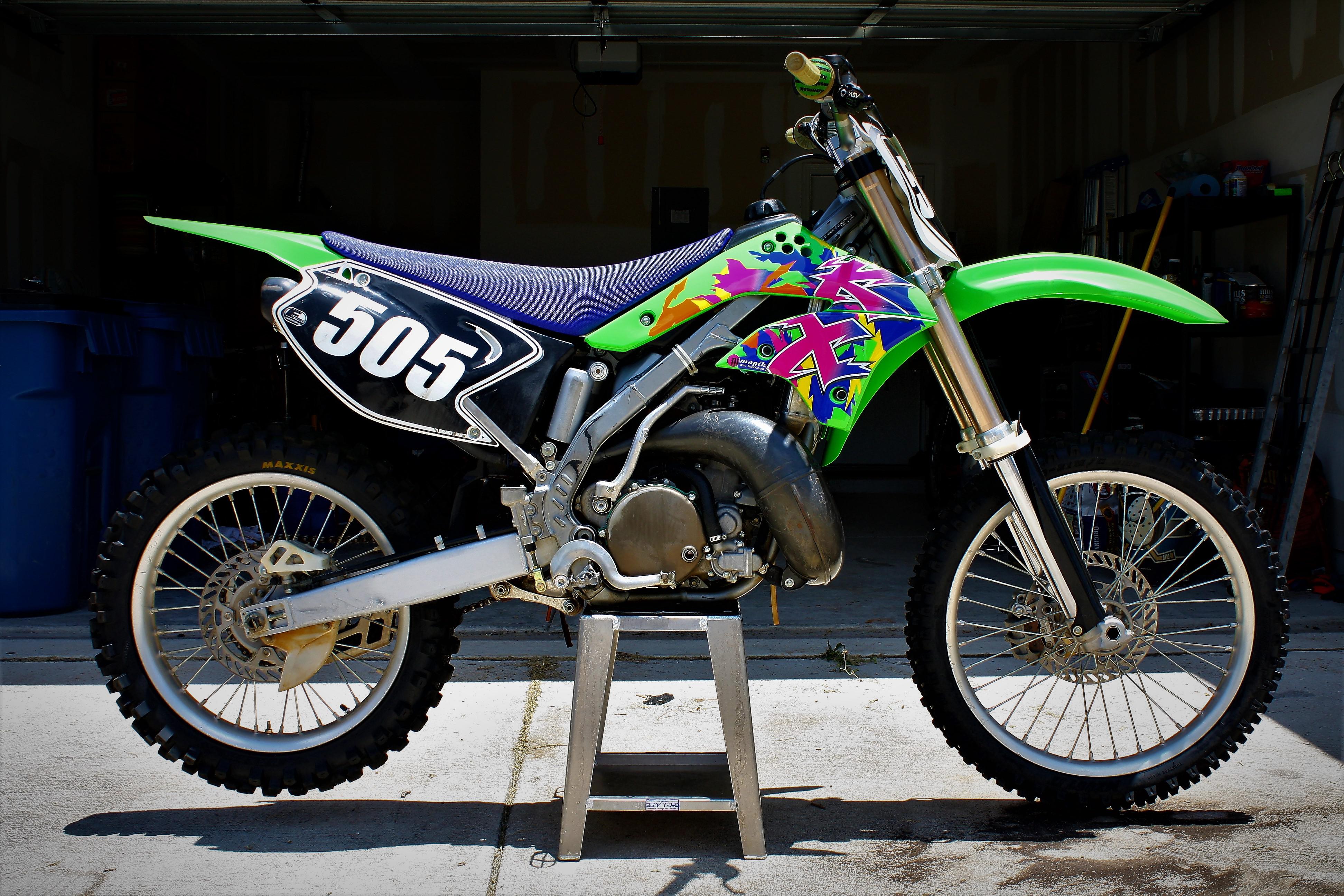 Are we doing retro graphics??? Here's my 2003 KX250 back in 2012 r