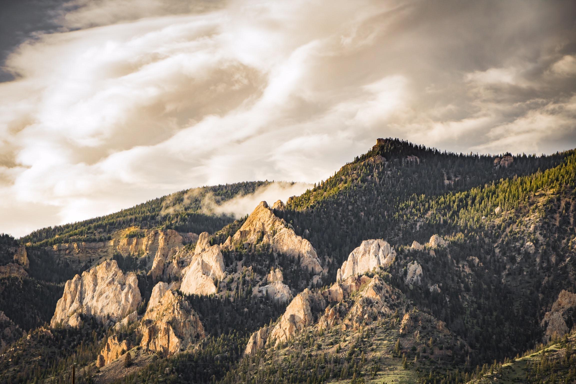 Outside of Cody, Wyoming. [OC] [4096x2730] r/EarthPorn