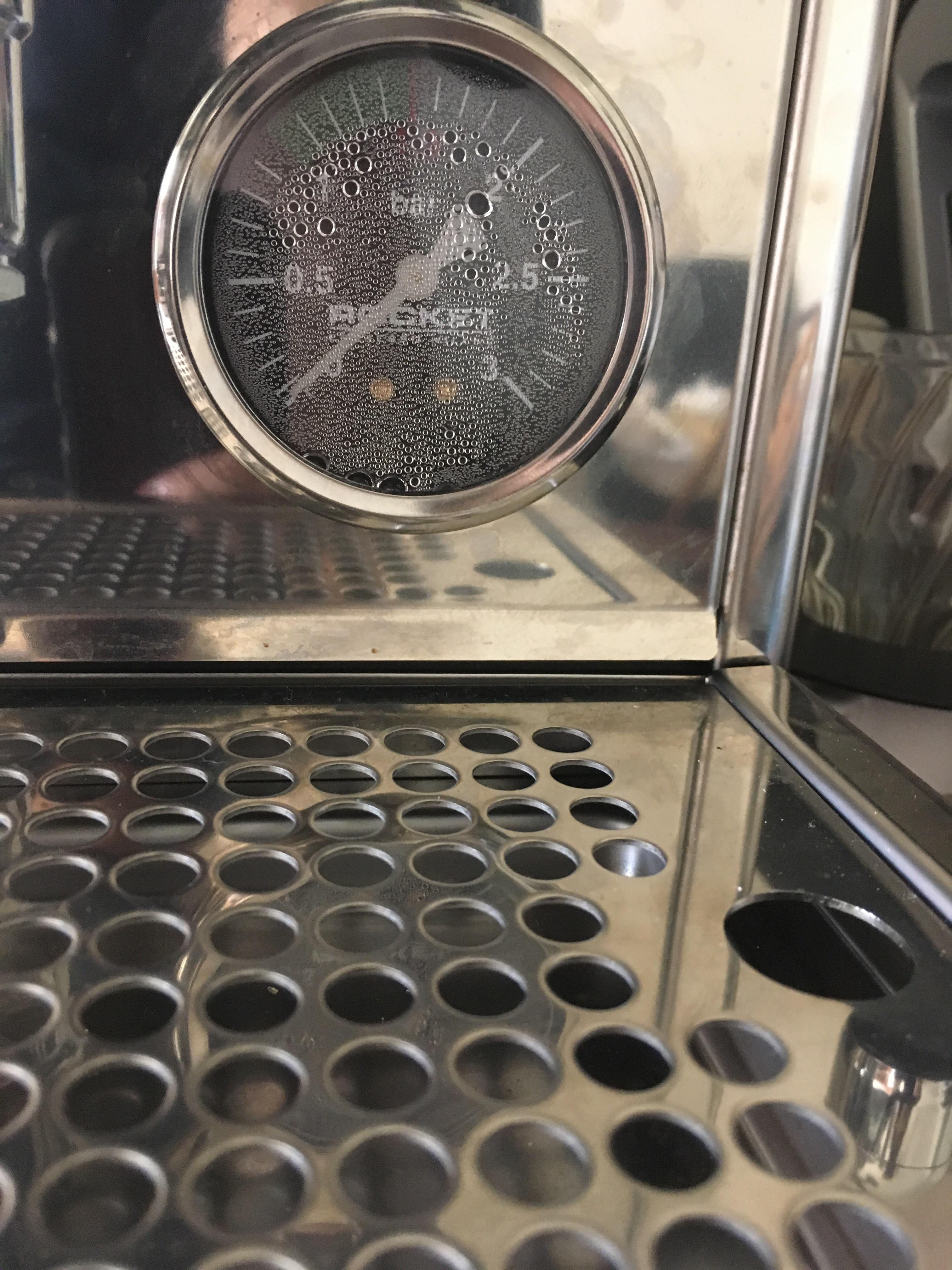 Anyone replace the pressure gauge on an Appartamento before? Or even