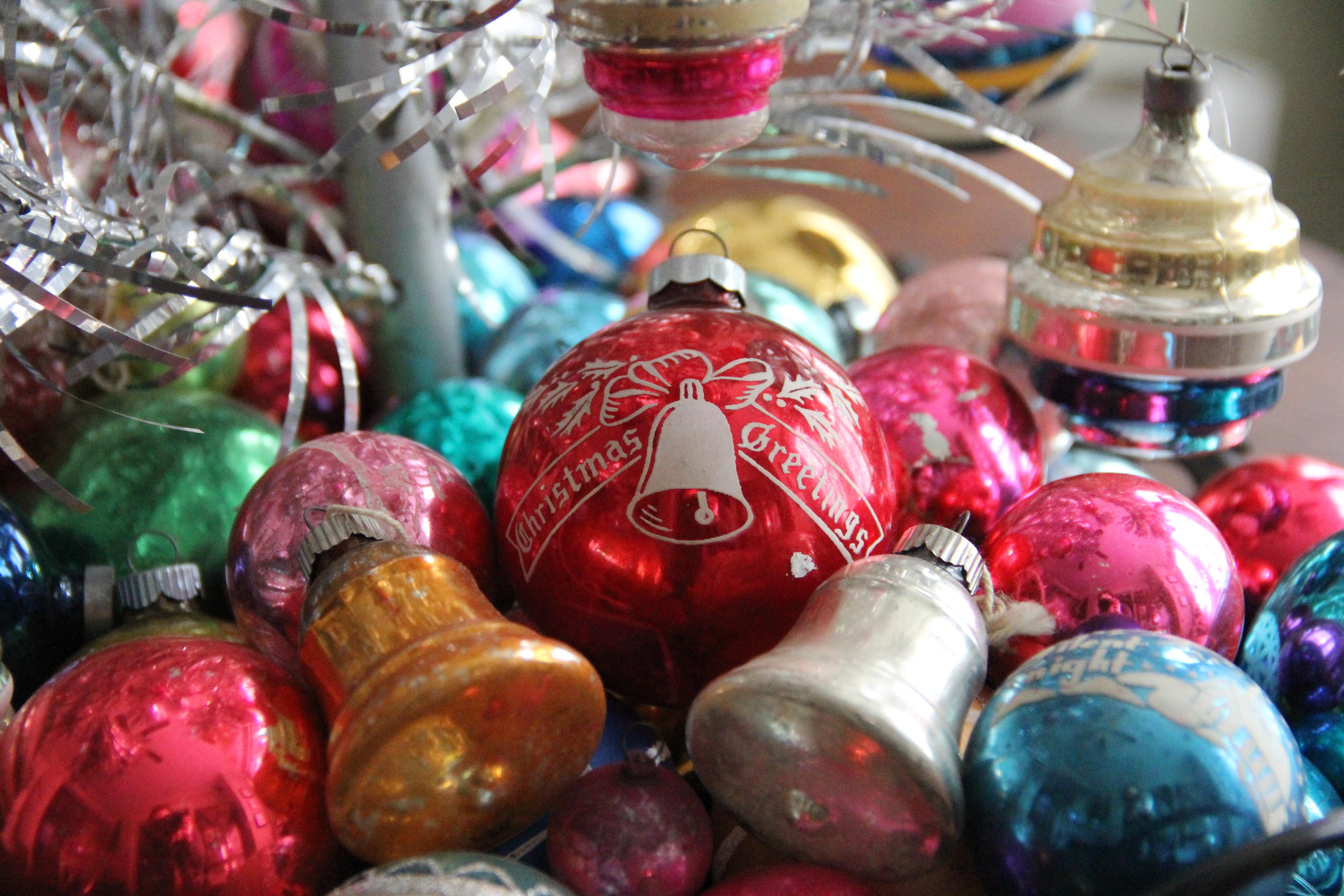 I've collected a few vintage ornaments over the years! r/ThriftStoreHauls