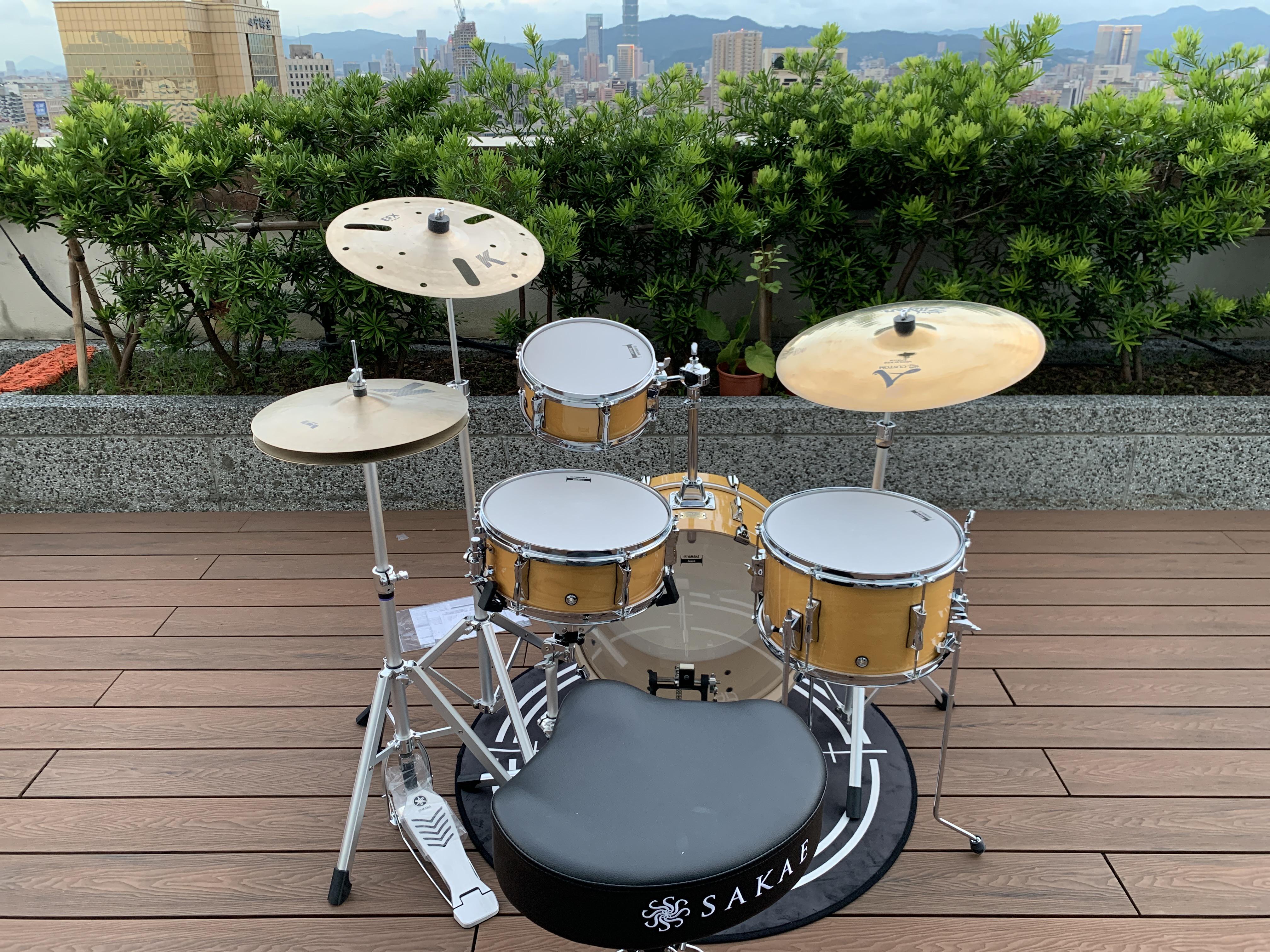 So I just unboxed my Yamaha Stage Custom Hip kit r/drums