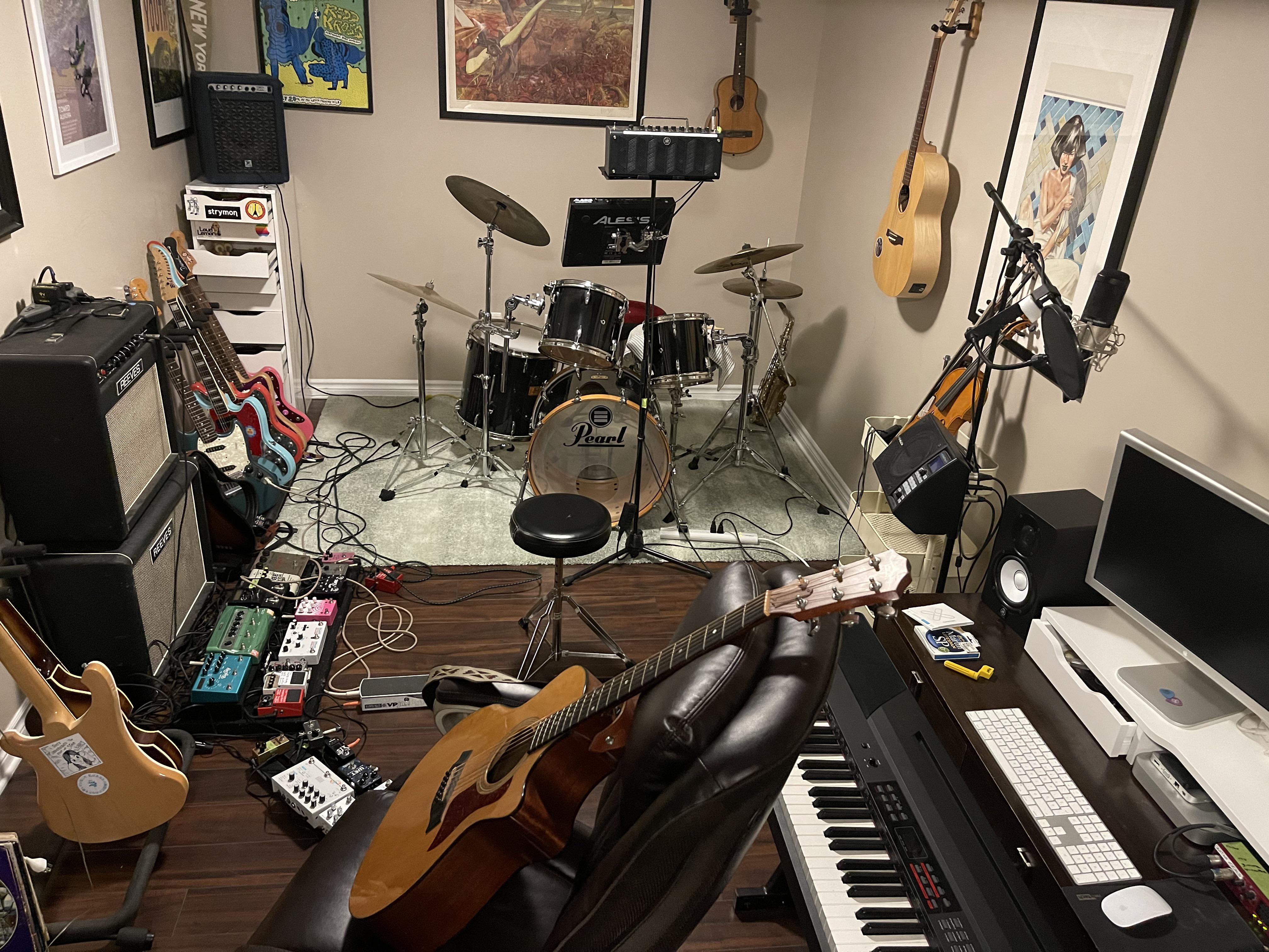 Indeed the carpet pulled the room together r/MusicBattlestations