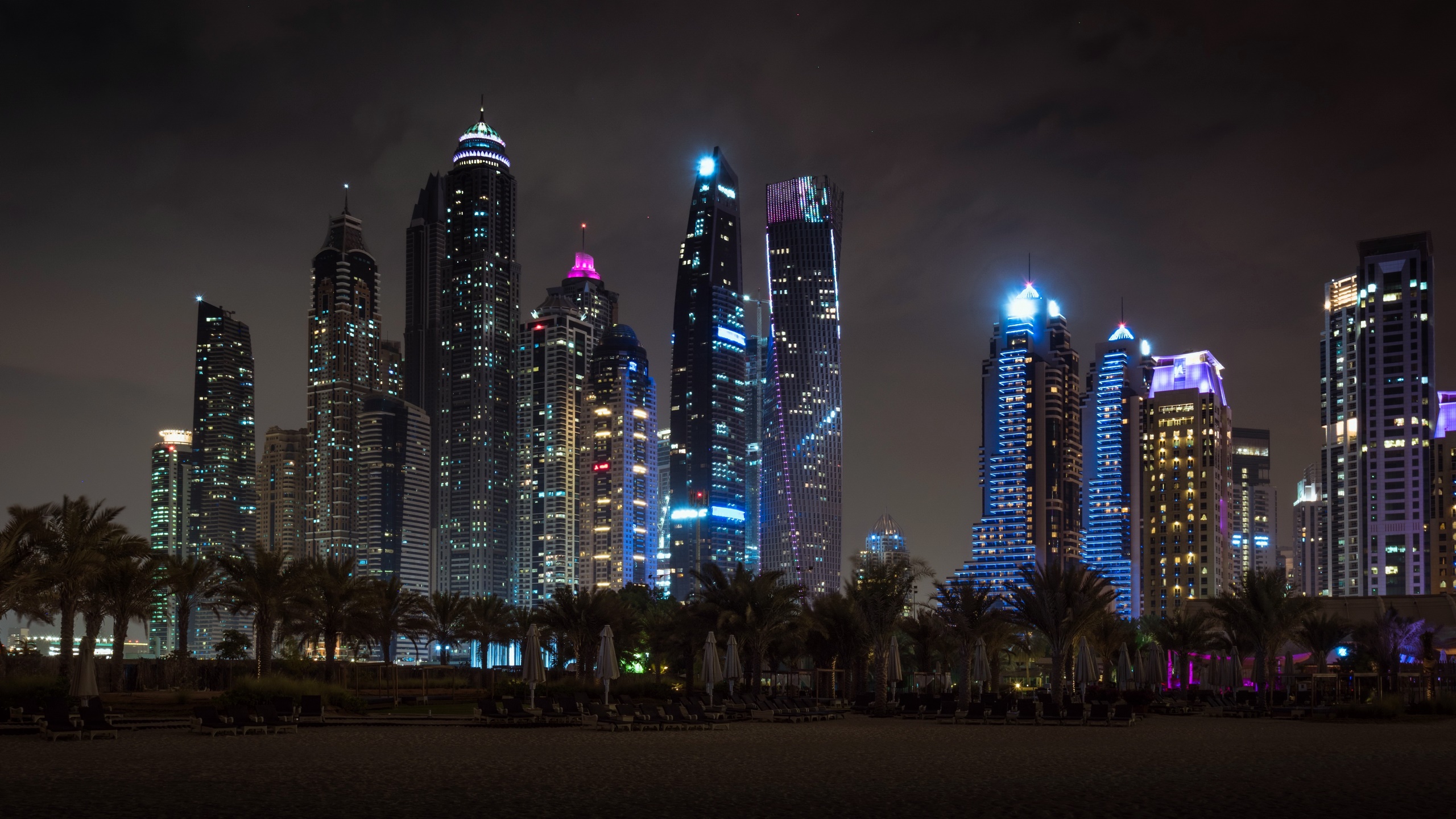 Nighttime Dubai [2560×1440] gogambar