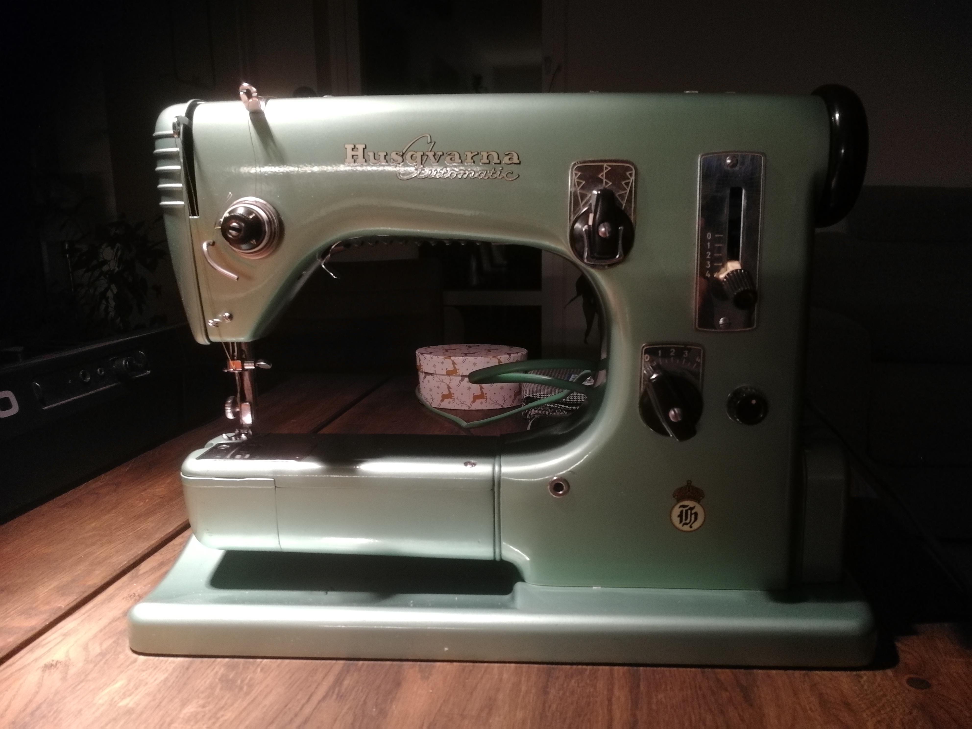Husqvarna automatic cl21 reverse? r/sewing