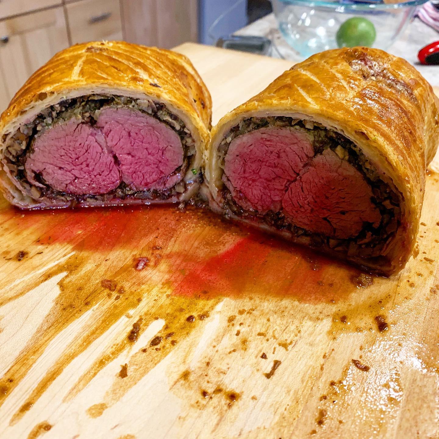 [Pro/Chef] Beef Wellington, beef fillet, mustard, Prosciutto, mushroom duxelles and wrapped in