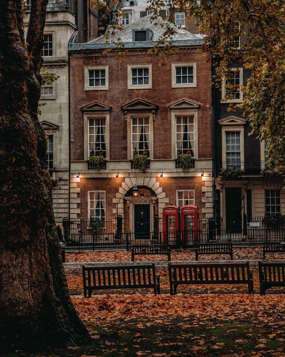 Berkeley Square, London, England r/ArchitecturalRevival