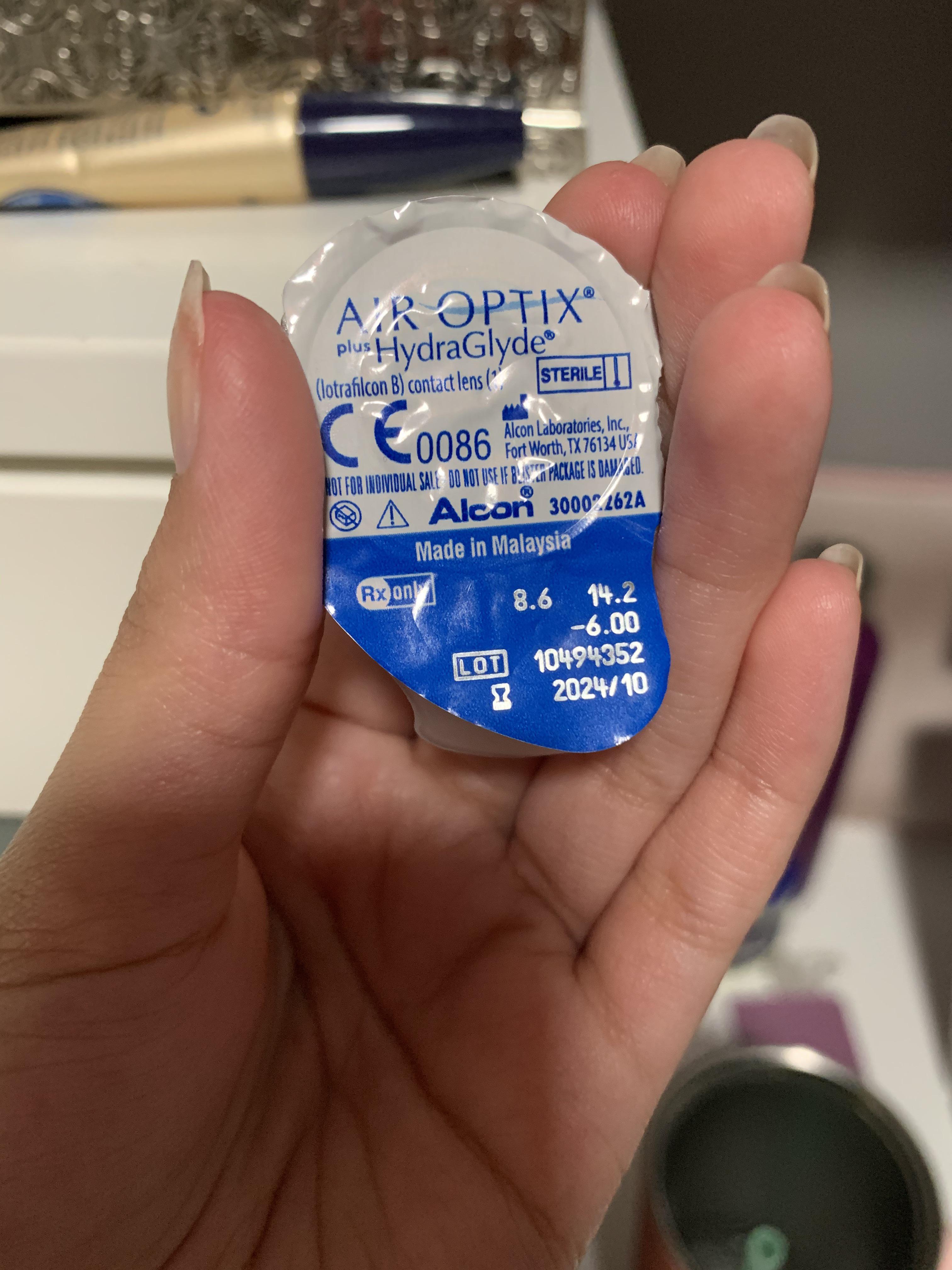 Is anyone able to know what kind of contacts these are? I don't