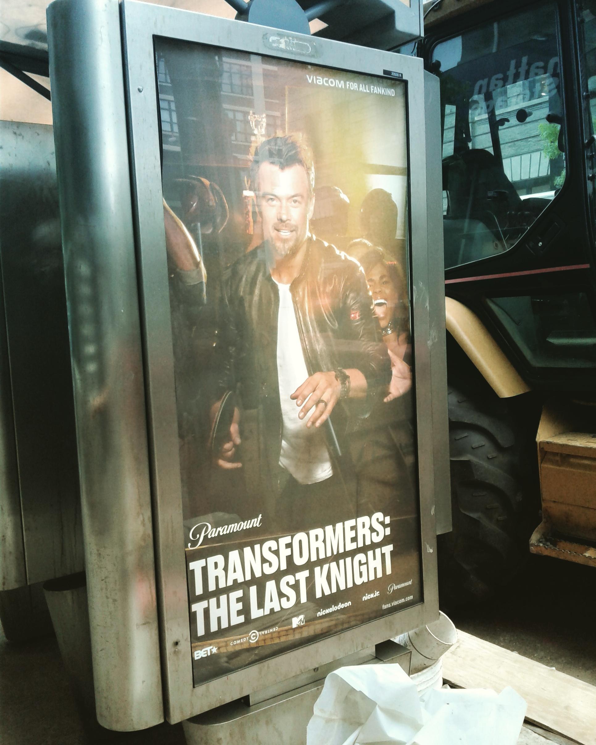 Does this advertisement know what it's advertising? CrappyDesign2