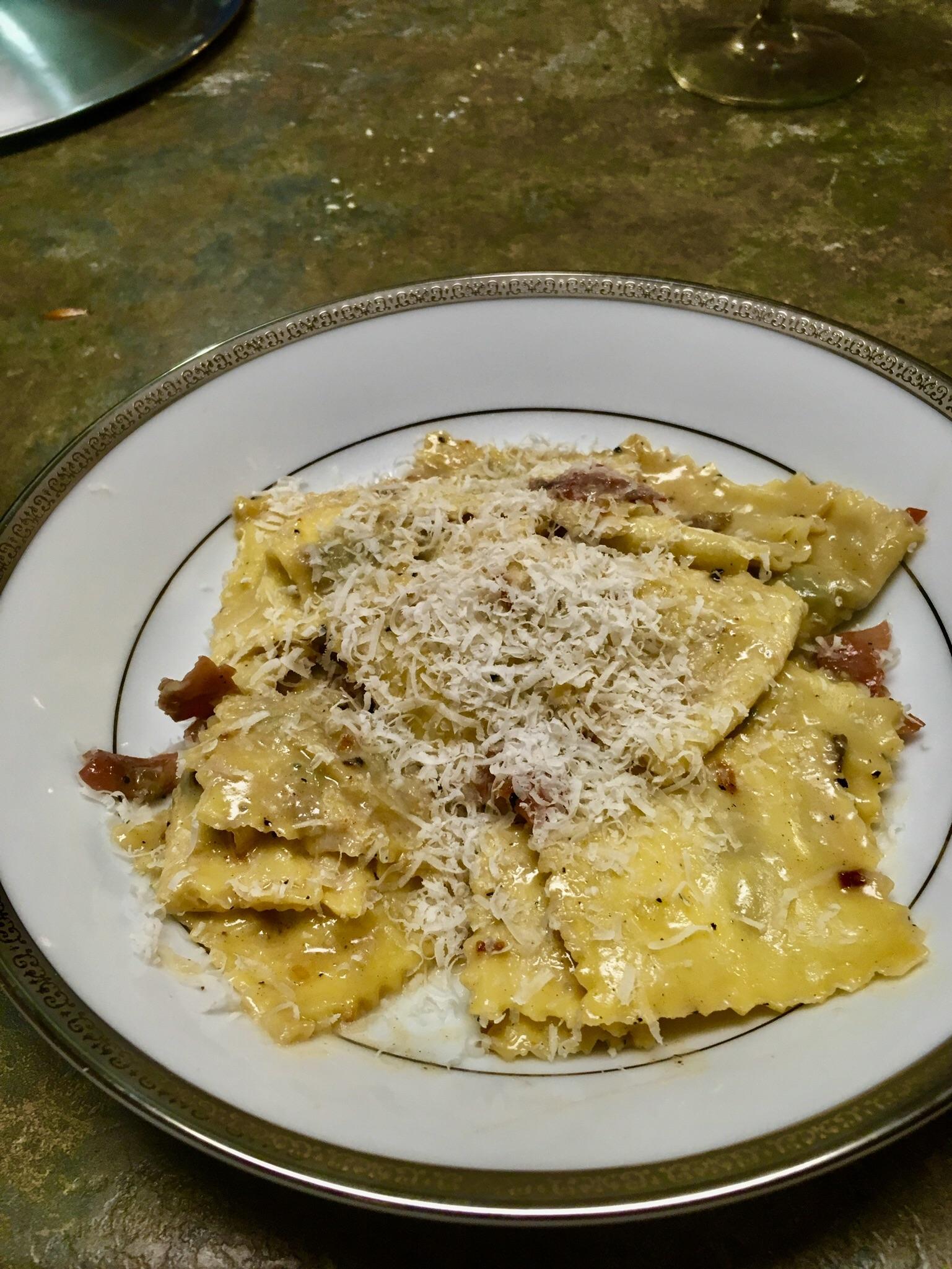[Homemade] Blue Cheese & Date Ravioli with Brown Butter, Prosciutto