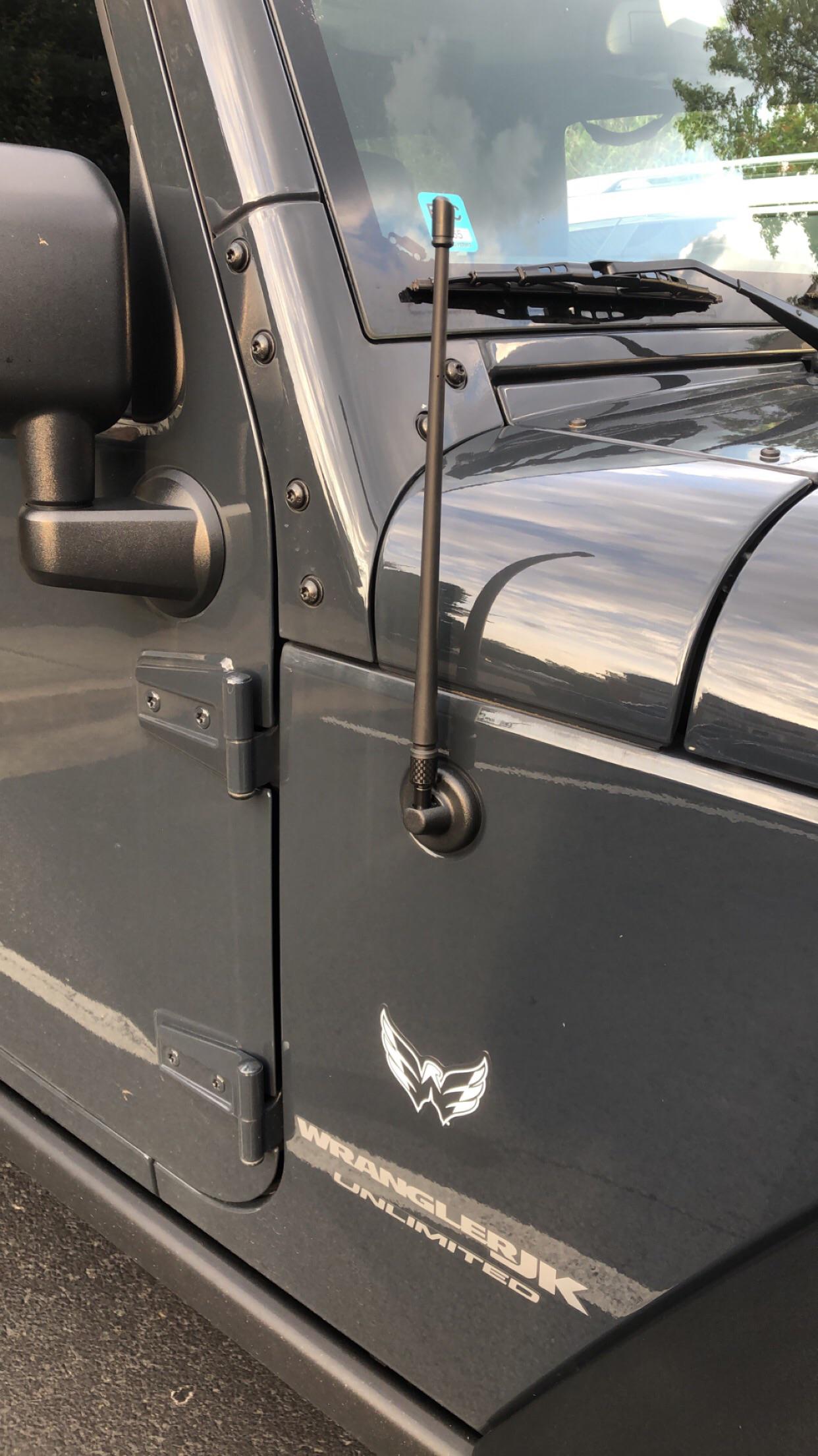 Stubby antenna has been installed! Small mods matter too r/Jeep