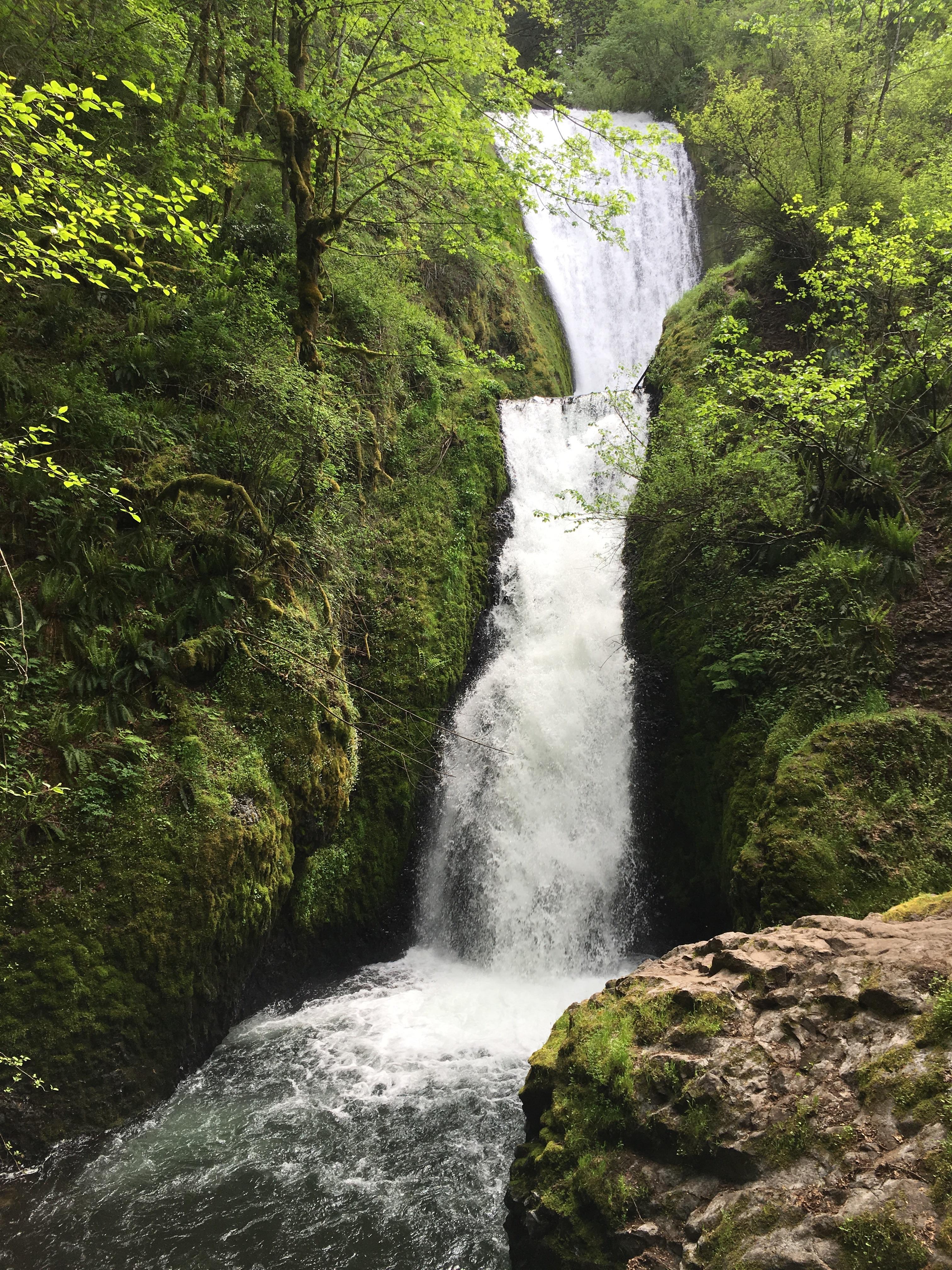 Portland, Oregon’s Bridal Veil Falls r/Outdoors