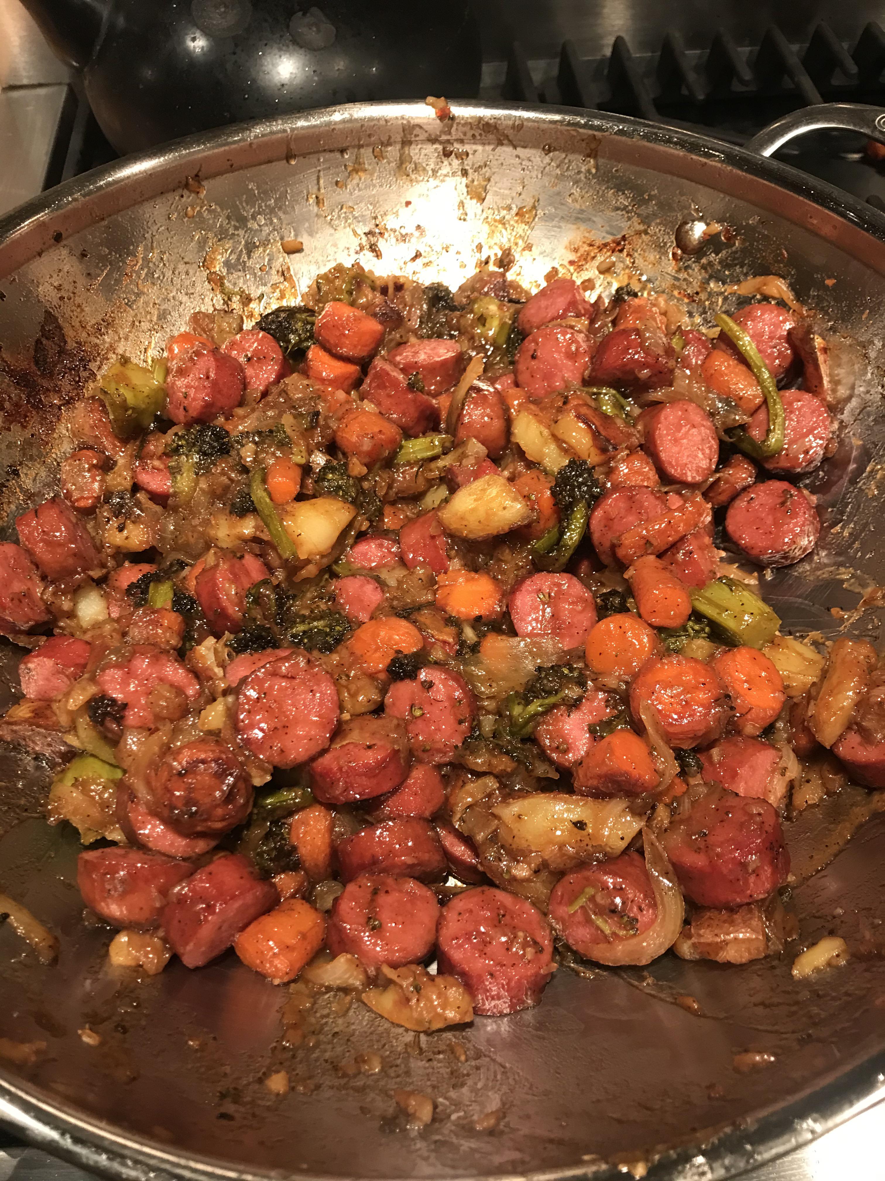 [Homemade] Honeygarlic kielbasa with veg r/food