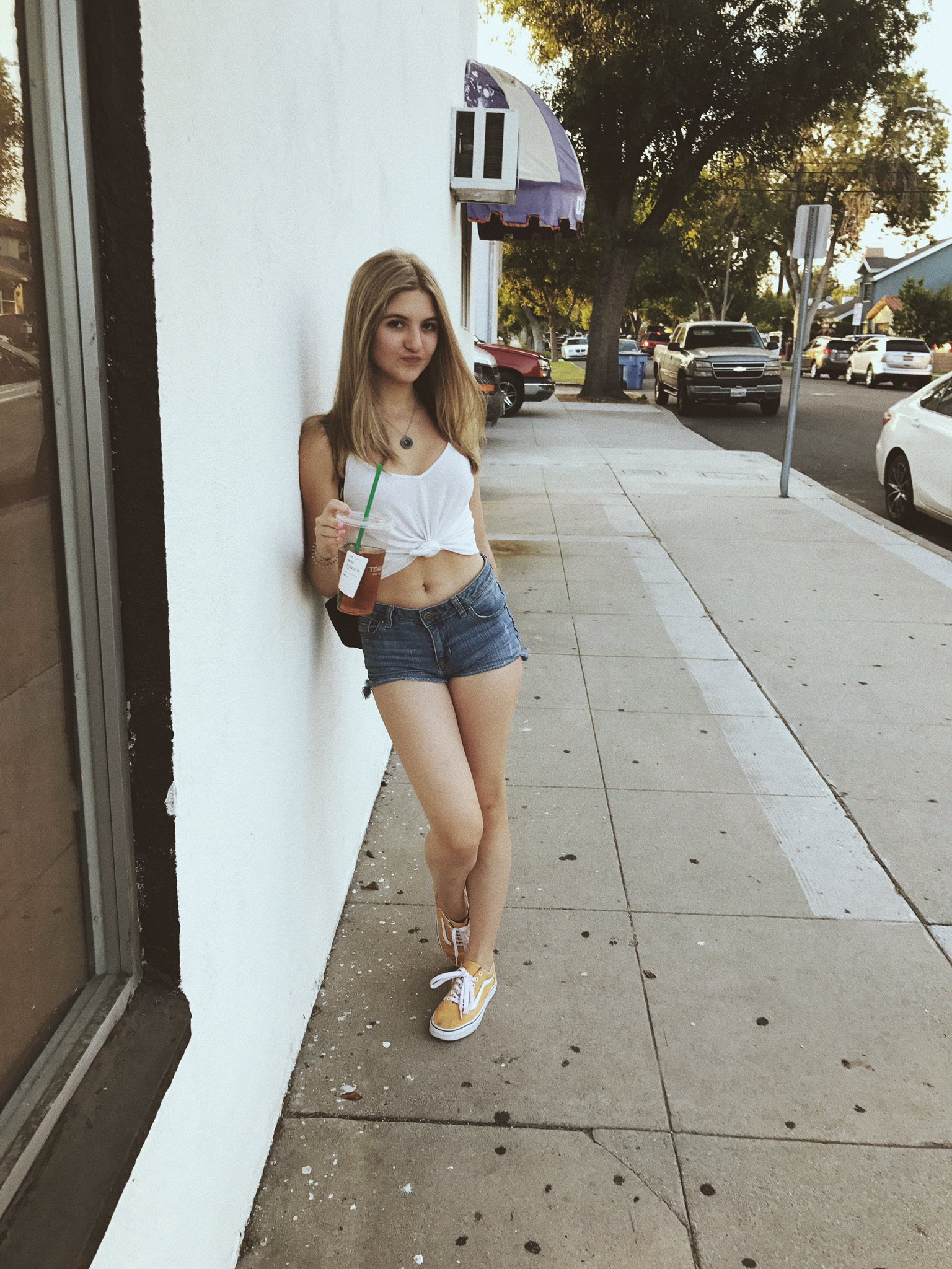 r/reactgirls on Pholder 365+ r/reactgirls images that made the world talk