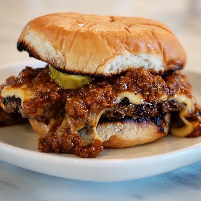 [homemade] chili cheeseburger r/food